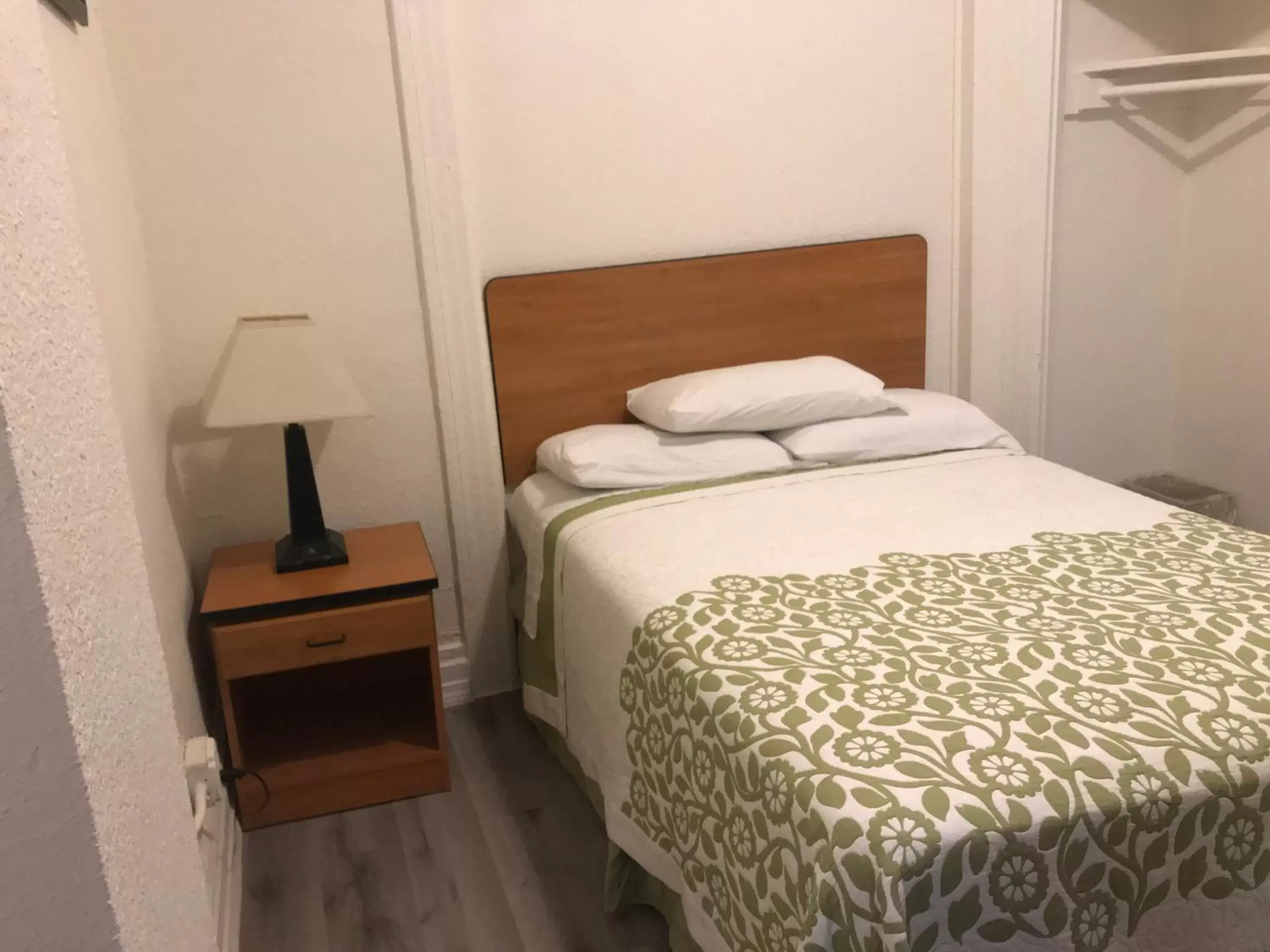 Double Room with Private Bathroom in Boston Hotel Double Room with Private Bathroom in Boston Hotel