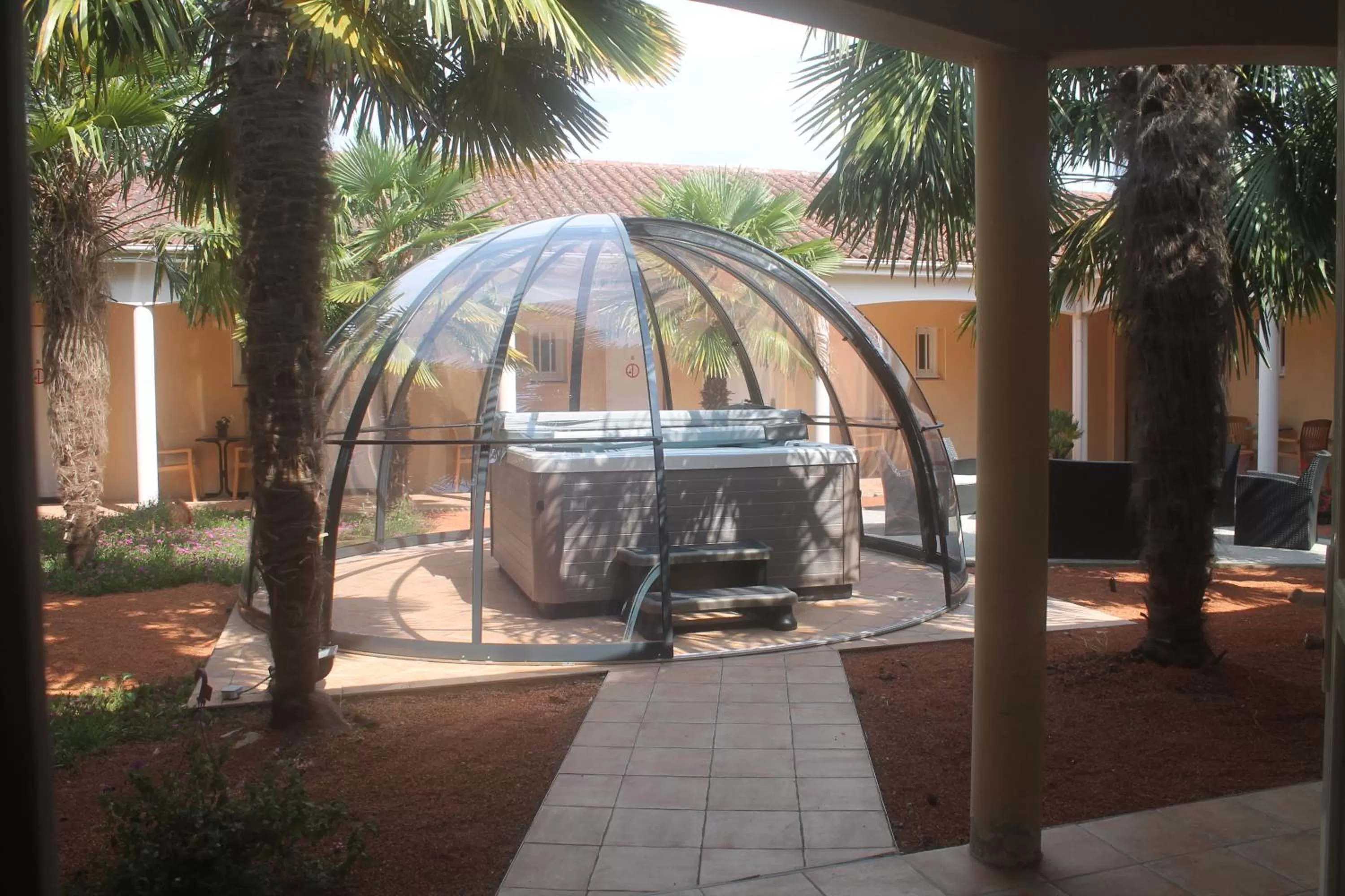 Hot Tub in La Closerie, Nantes Nord