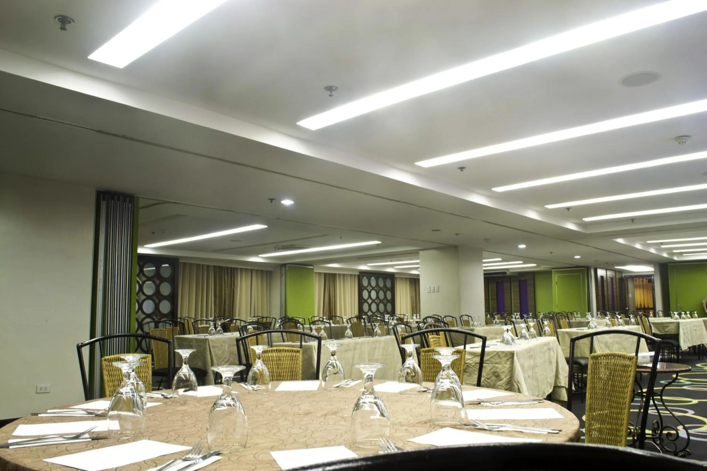 Banquet/Function facilities in El Cielito Inn - Sta. Rosa