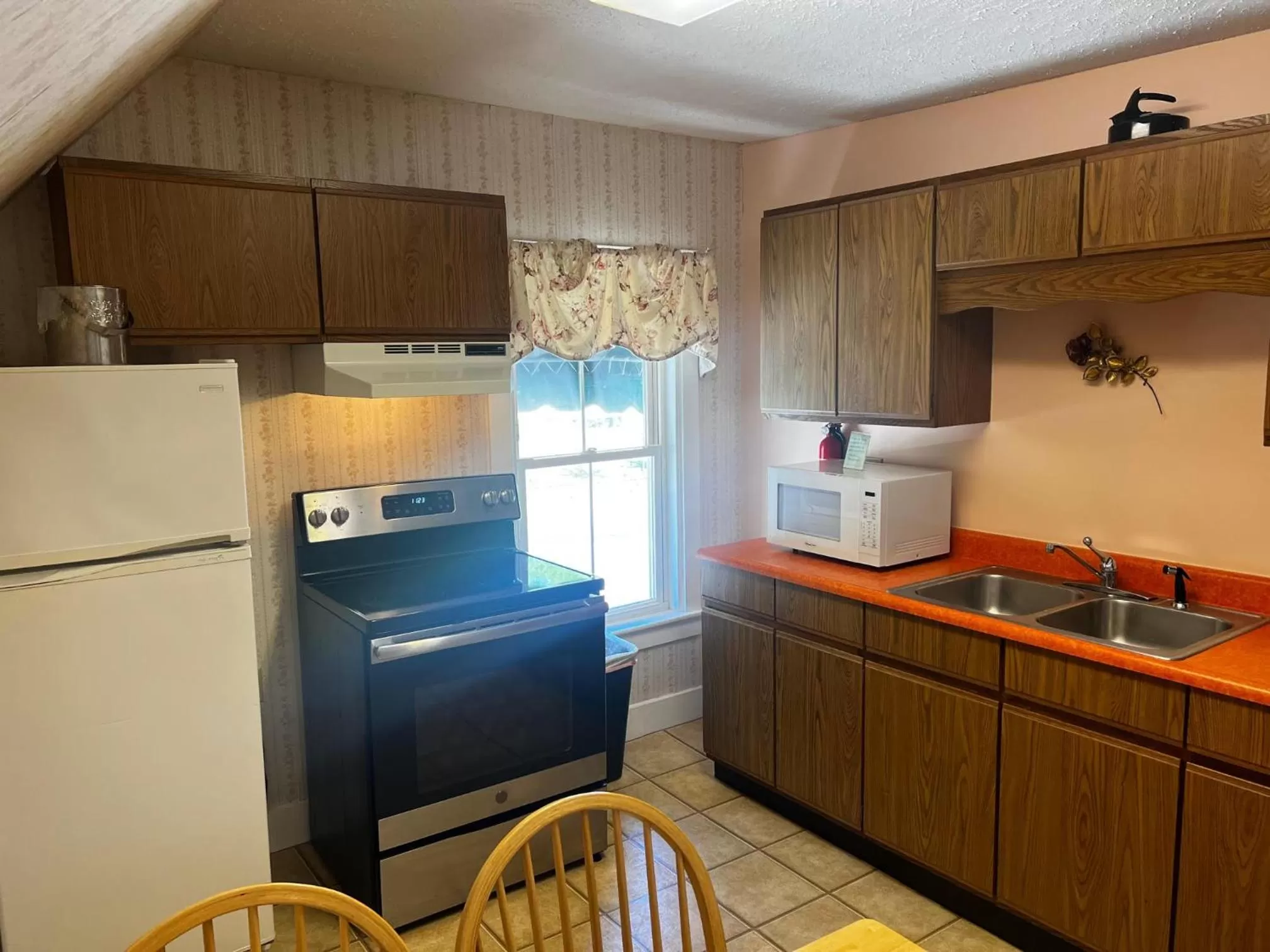 Street view in Claddagh Motel & Suites