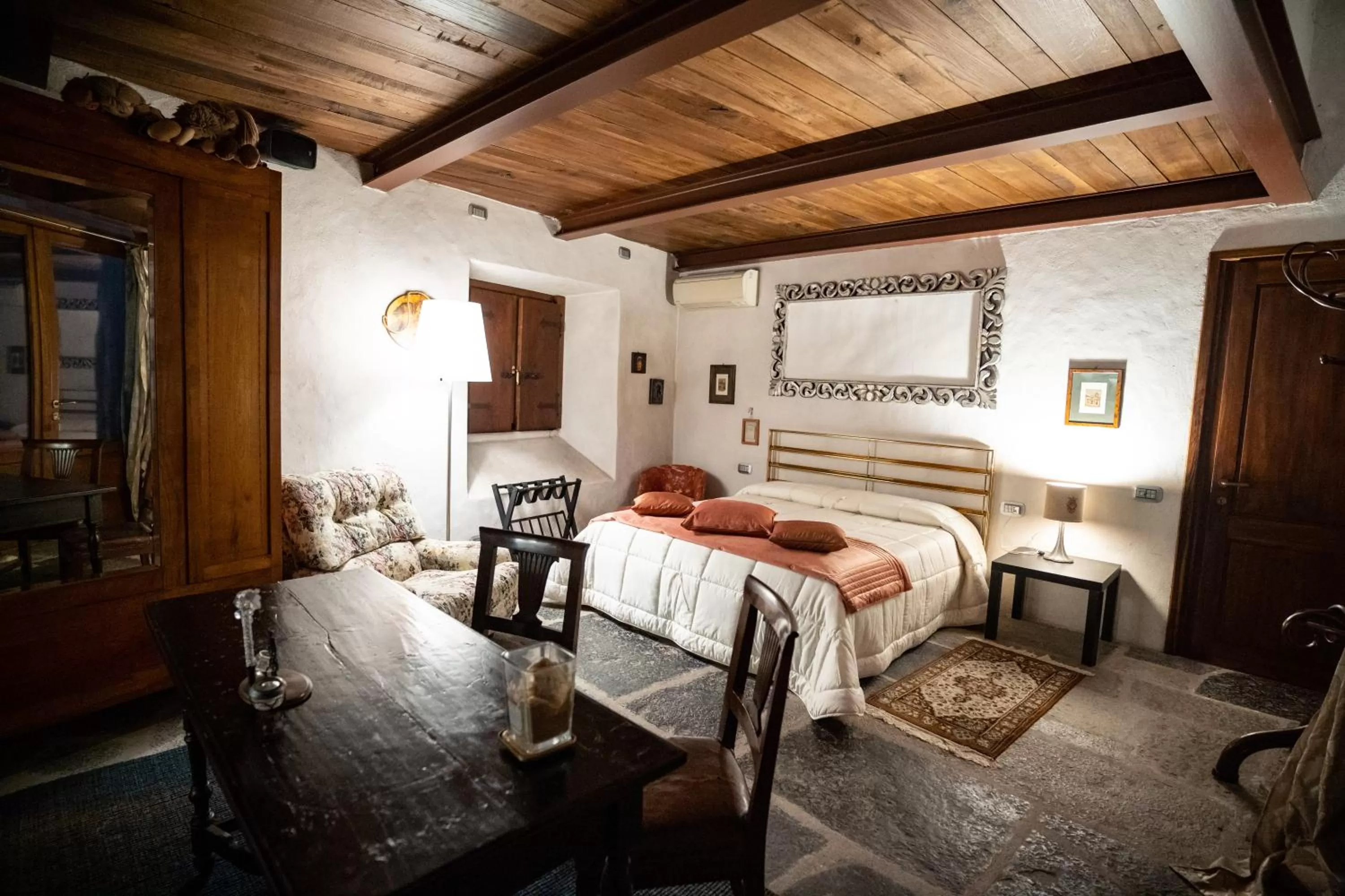 Bed in Villa Ghiringhelli