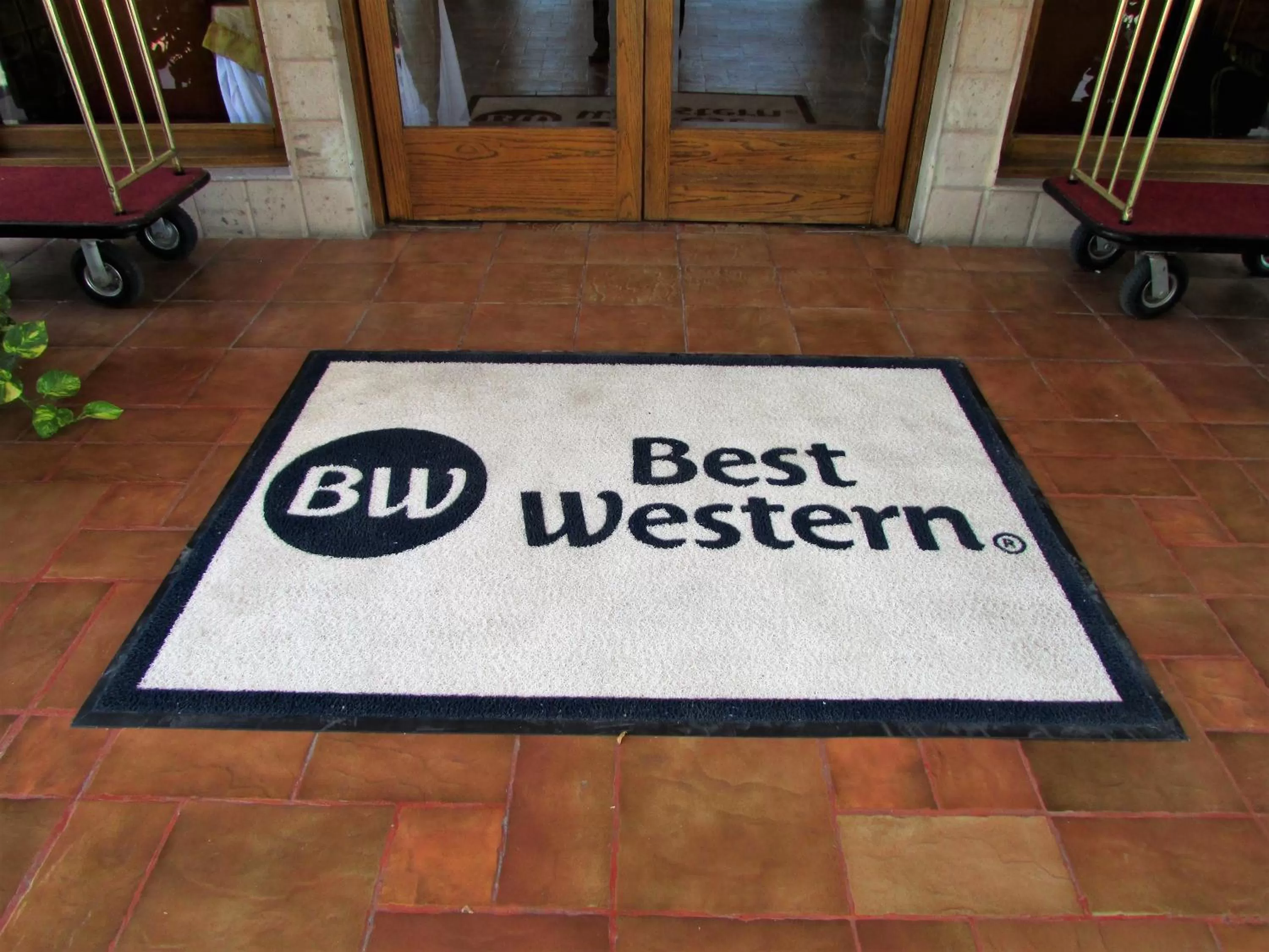 Property building in Best Western Hotel Posada Del Rio Express