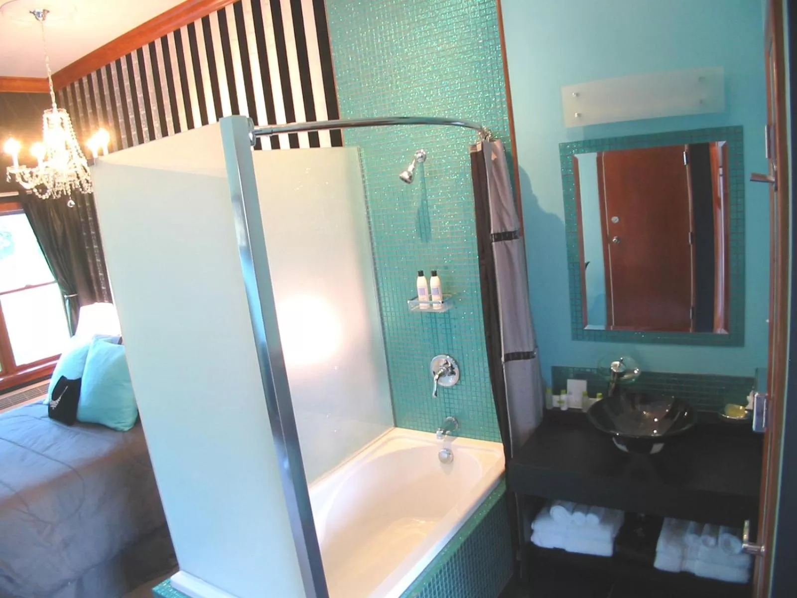 Shower in The Roxbury