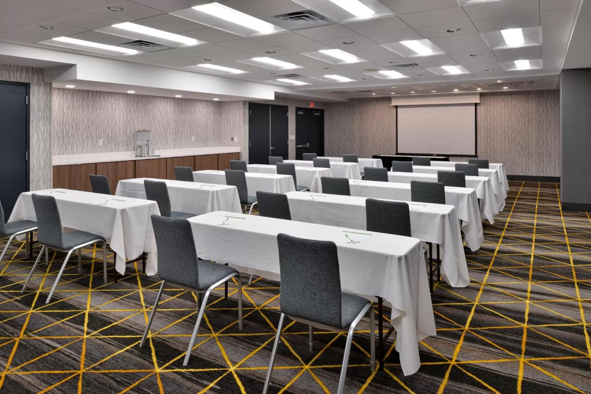 Meeting/conference room in Holiday Inn Hotel & Suites Overland Park-Convention Center by IHG
