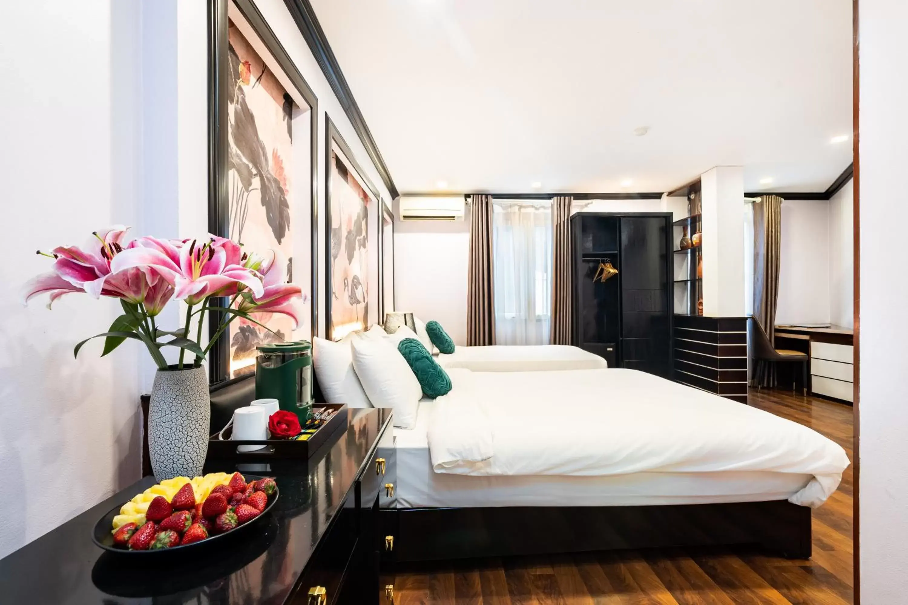 Family Room with Bath in Hanoi Memory Premier Hotel & Spa Family Room with Bath in Hanoi Memory Premier Hotel & Spa