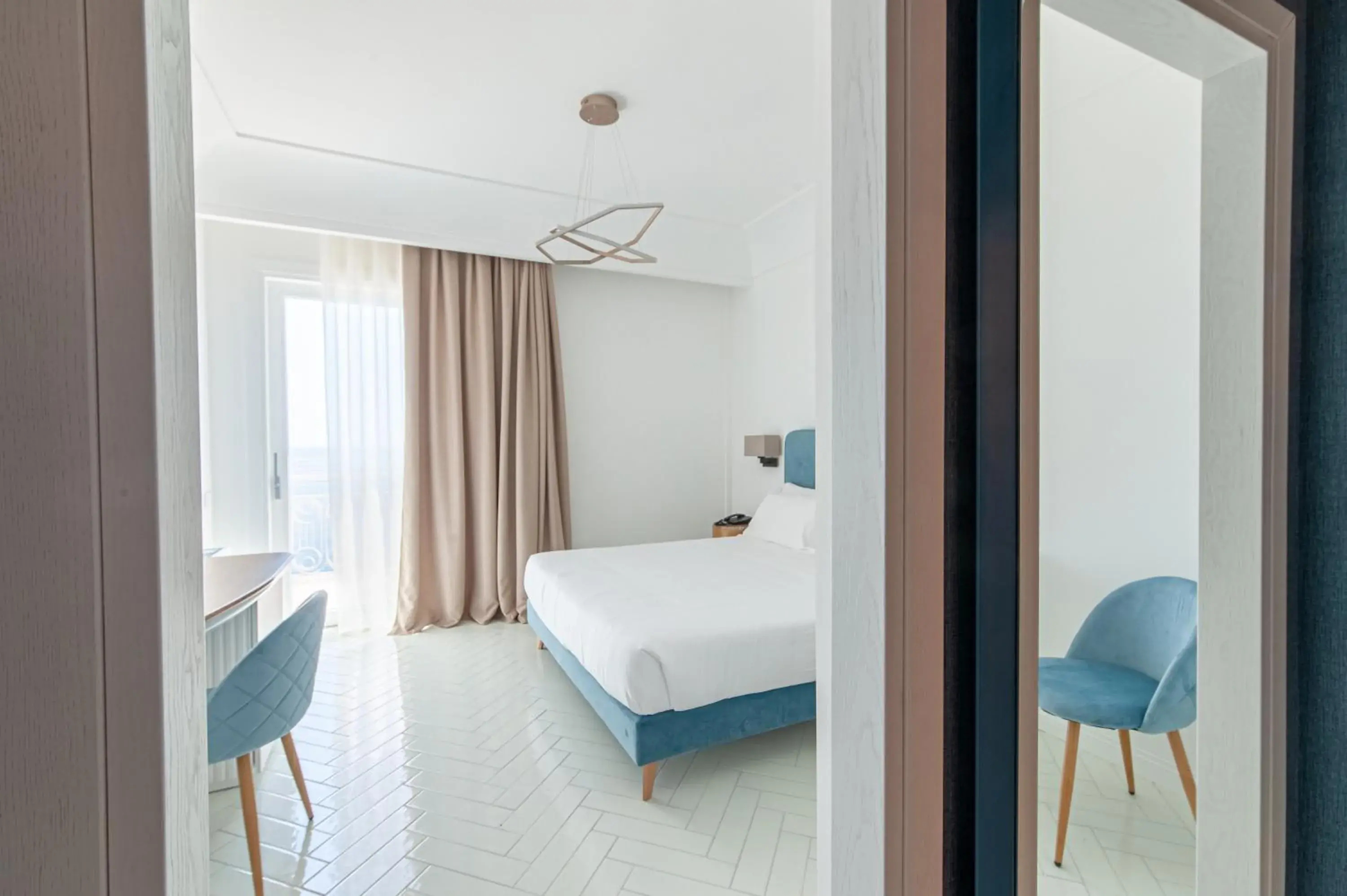 Deluxe Double Room with Sea View in Hotel Club Due Torri Deluxe Double Room with Sea View in Hotel Club Due Torri