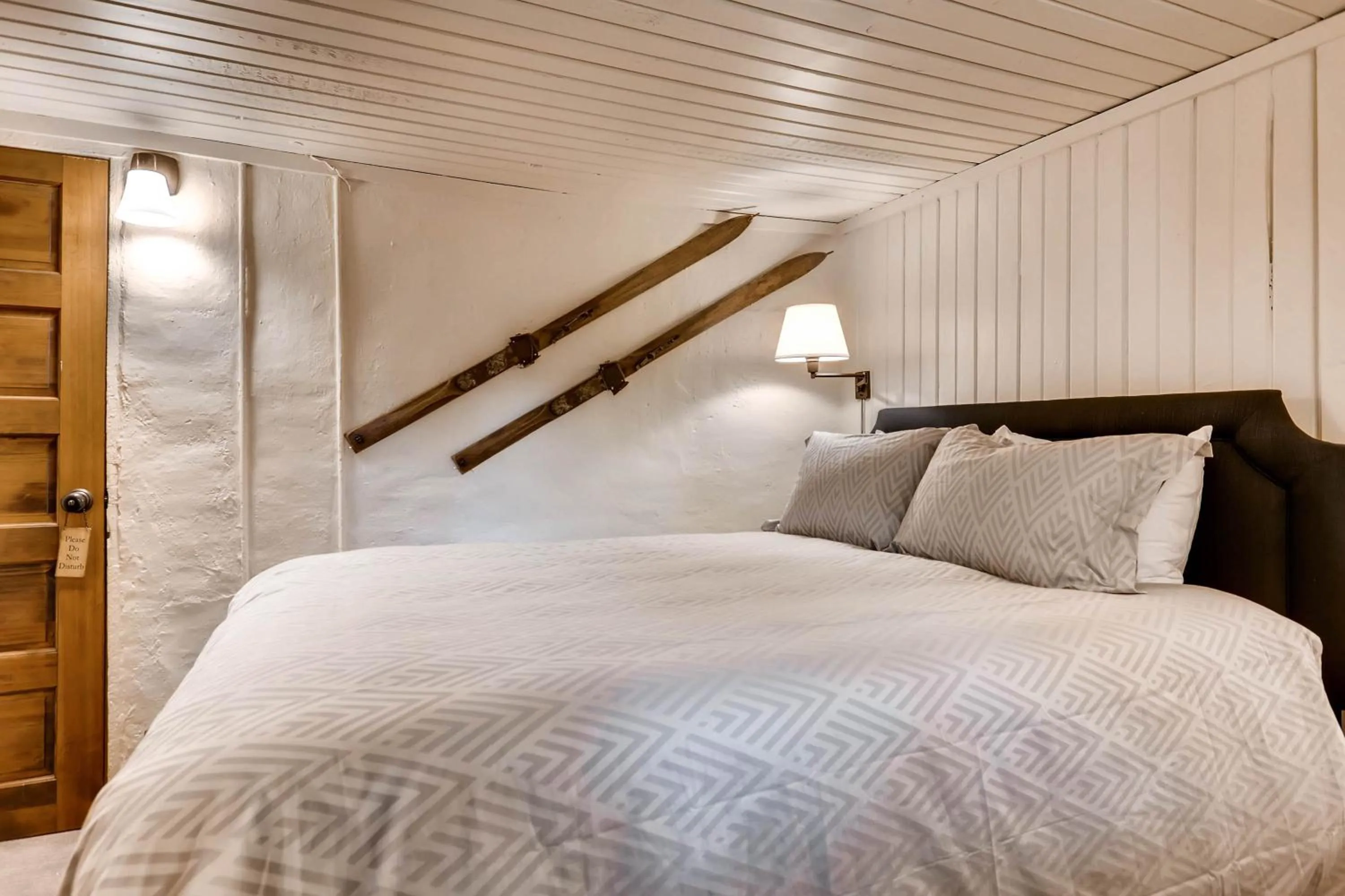 Bedroom, Bed in Ski Tip Lodge, A Vail Resorts Property