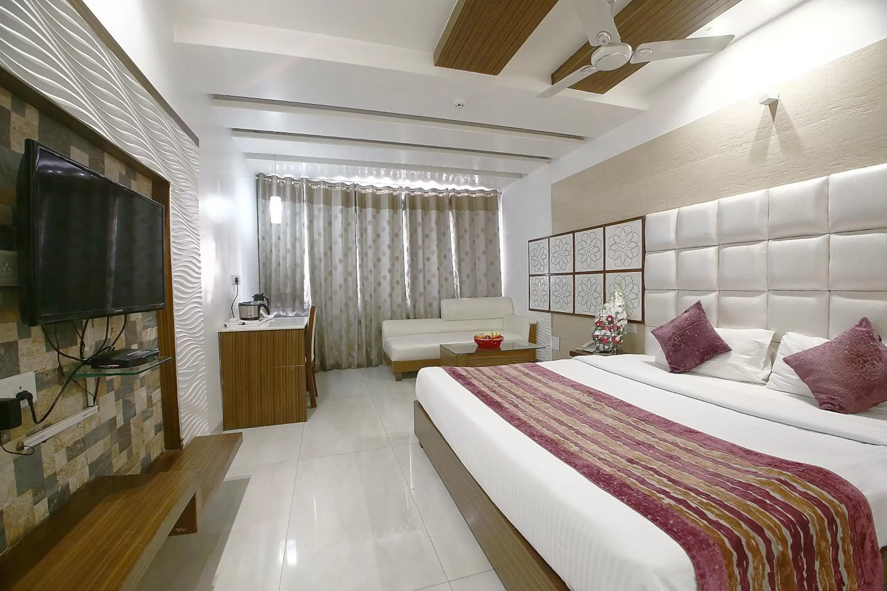 Club Double Room - single occupancy in Hotel Emerald Club Double Room - single occupancy in Hotel Emerald