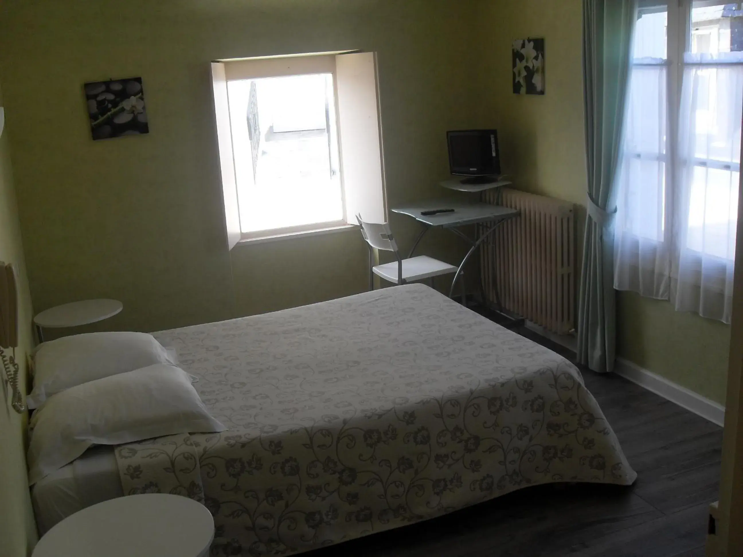 Standard Double Room in Hotel Restaurant Bocher Standard Double Room in Hotel Restaurant Bocher