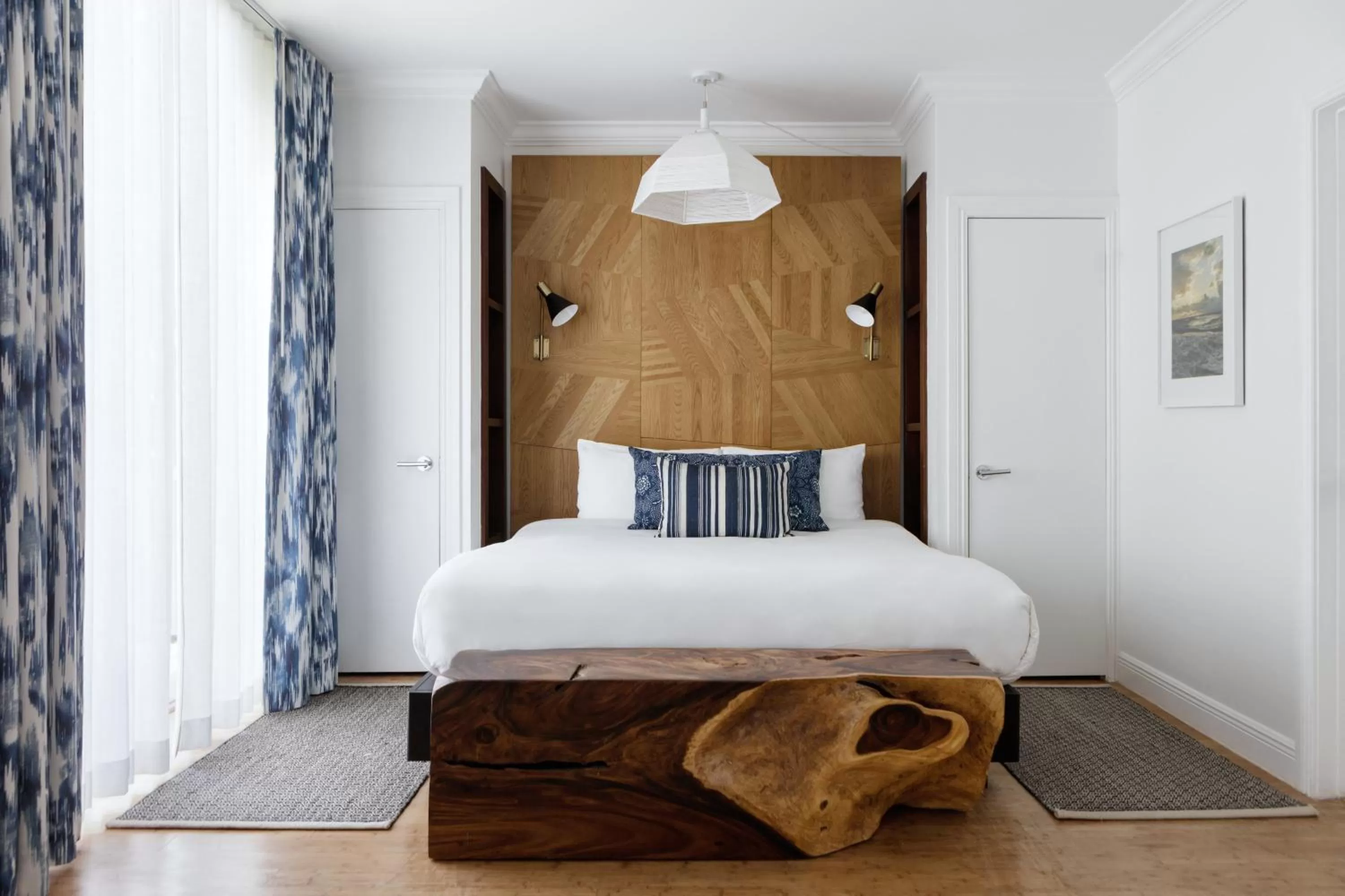 Photo of the whole room, Bed in Kimpton Angler’s Hotel South Beach by IHG