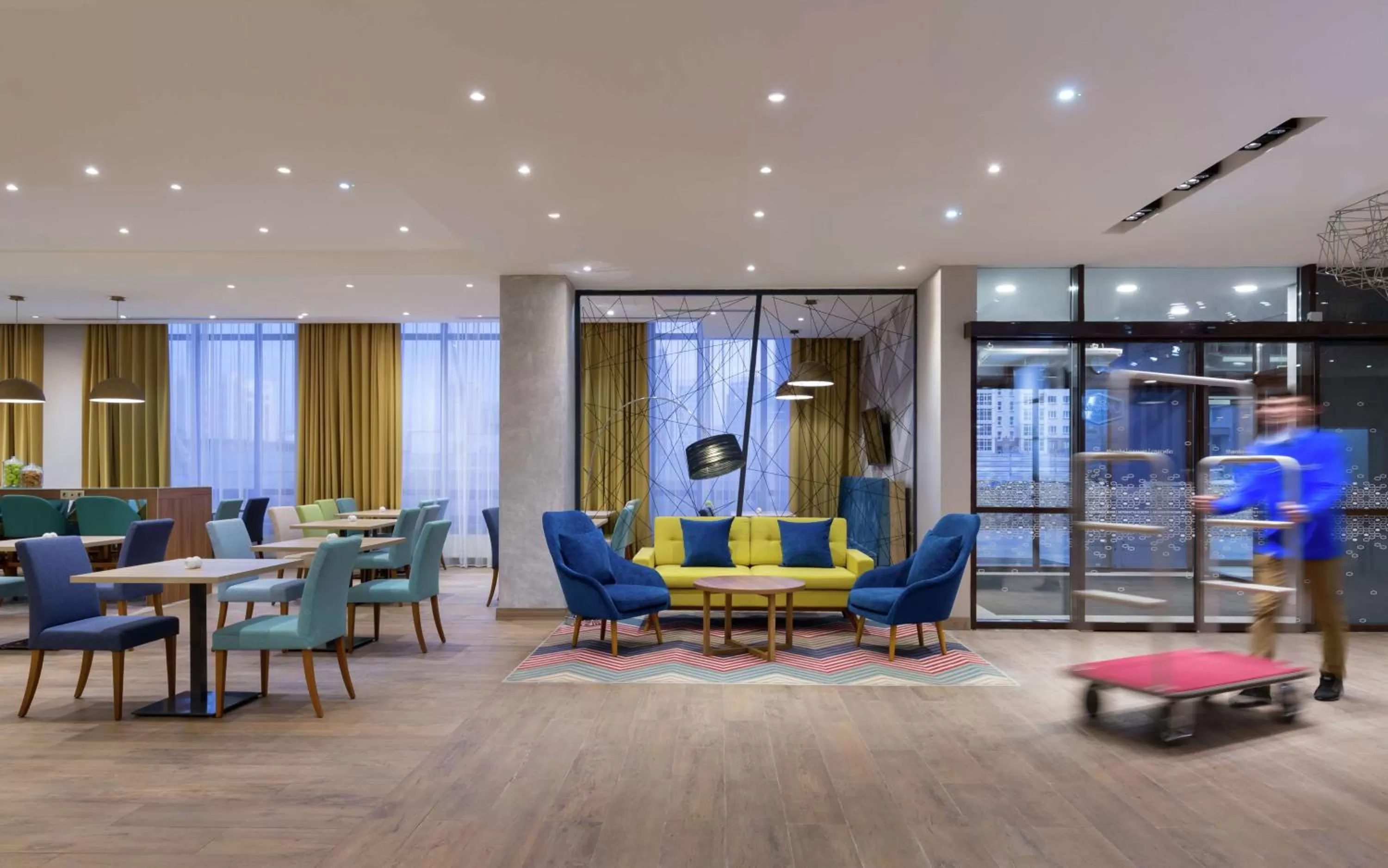 Lobby or reception in Hampton By Hilton Astana Triumphal Arch