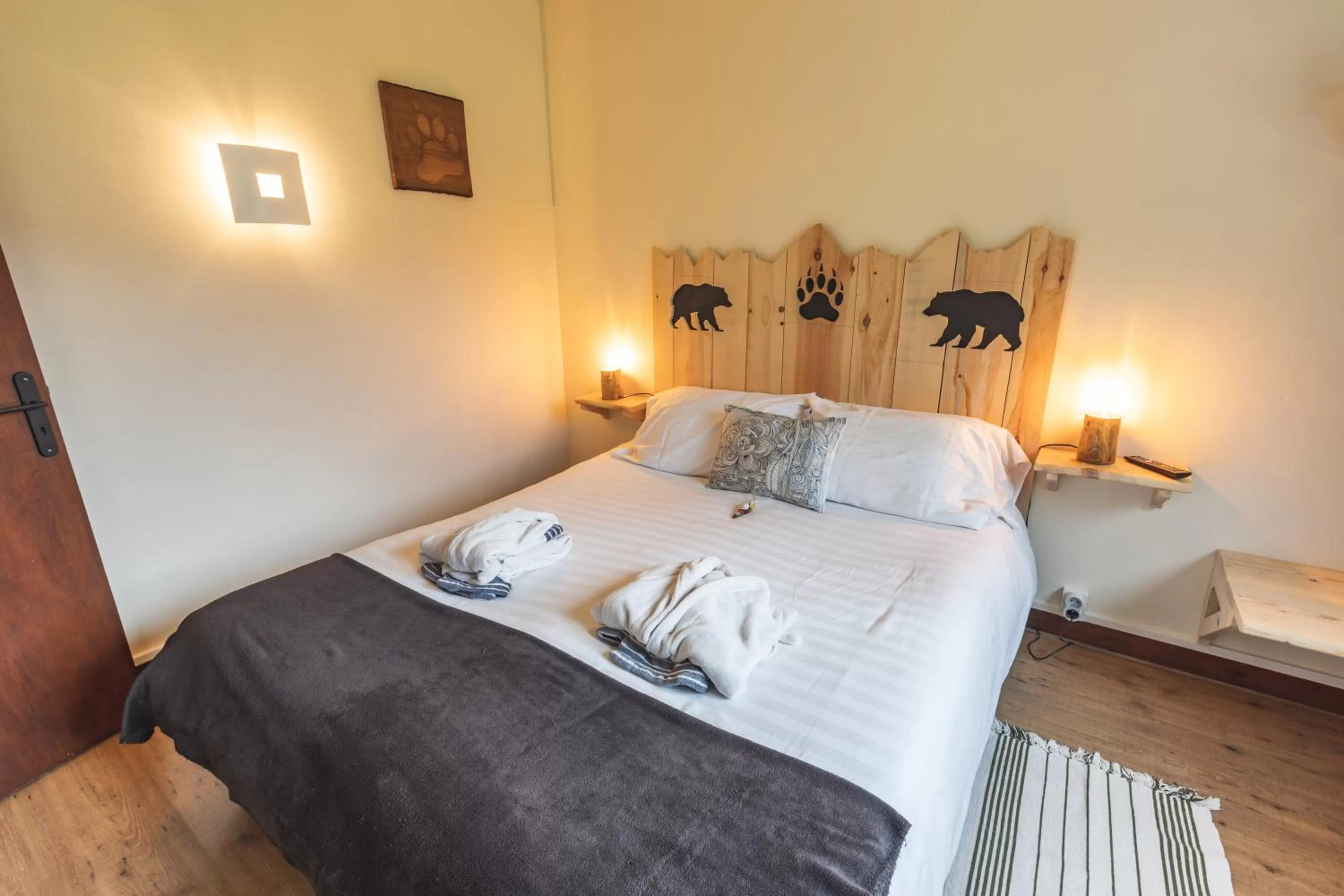 Photo of the whole room, Bed in Chalet Ouréa