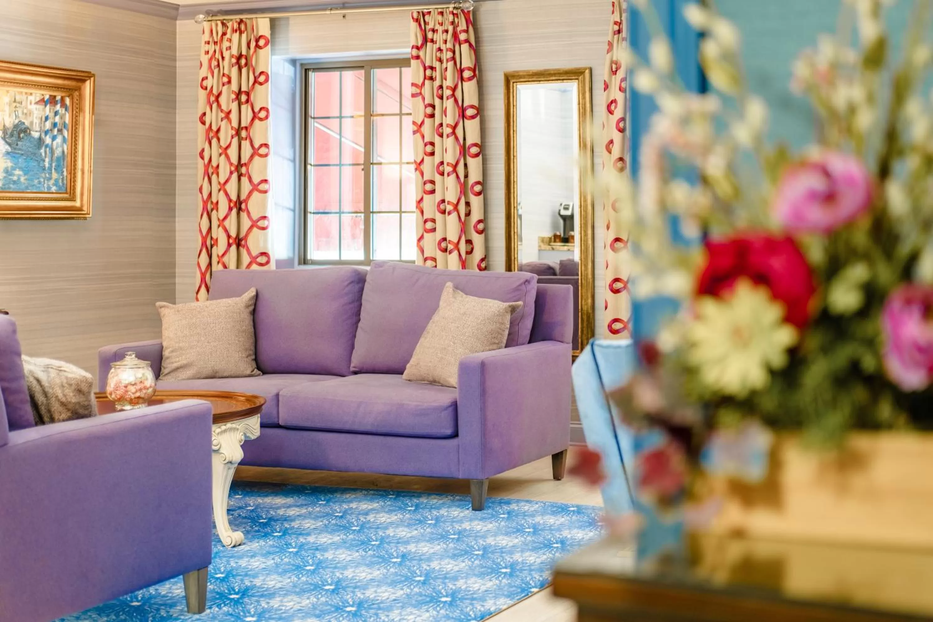 Living room in Red Coach Inn