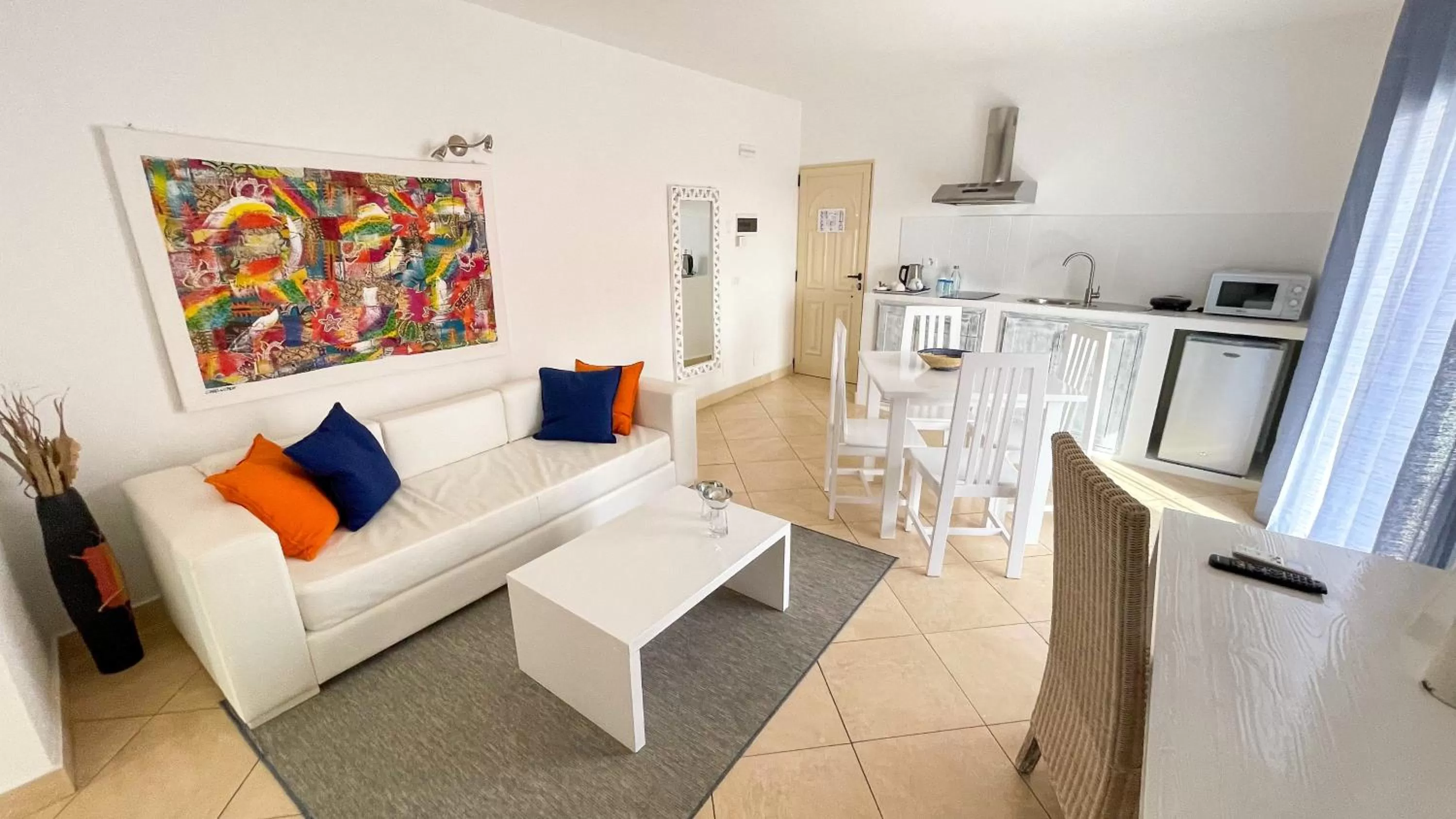 Kitchen or kitchenette in Branco Suites - Rooms & Holiday Apartments