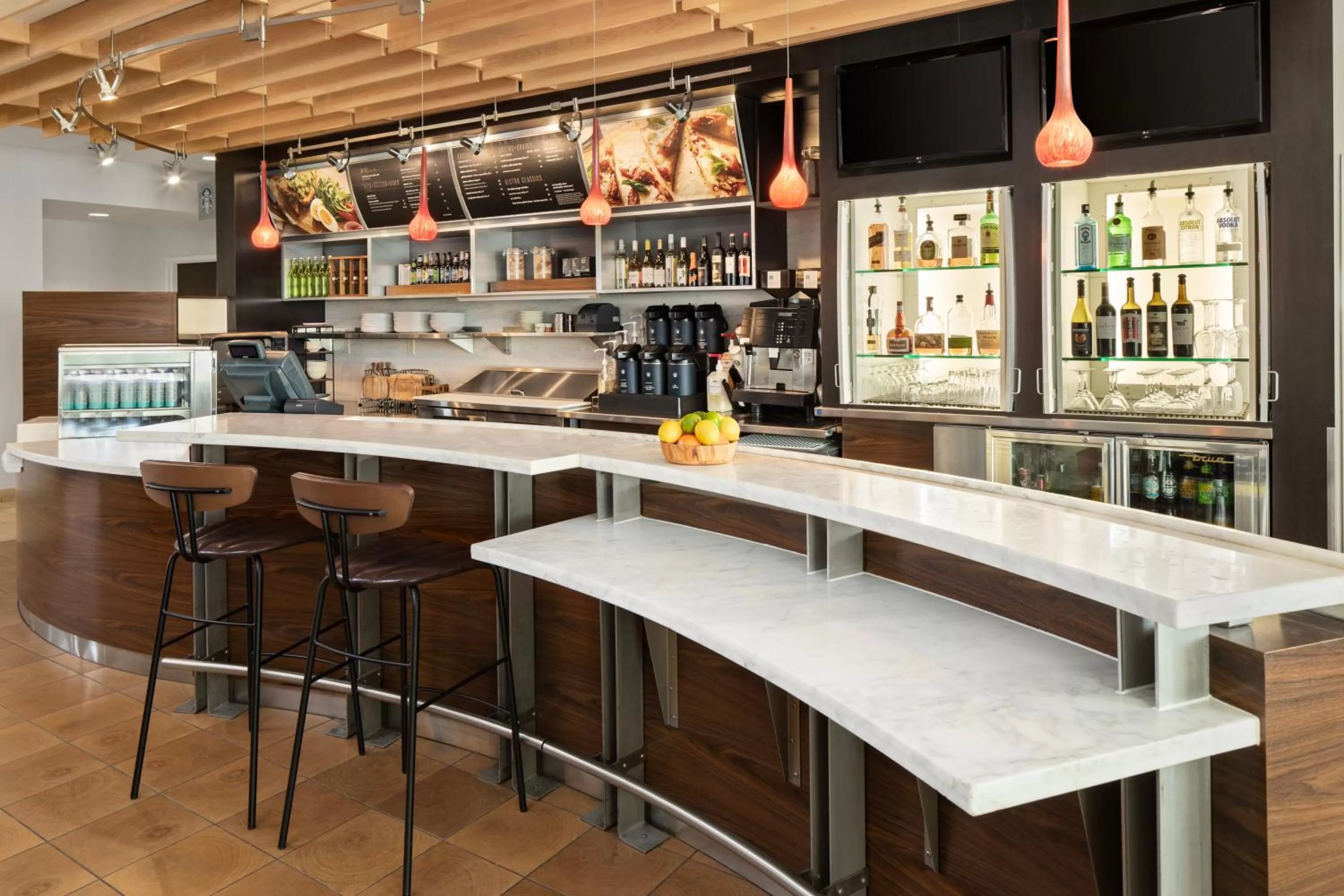 Restaurant/places to eat in Courtyard Mankato Hotel & Event Center