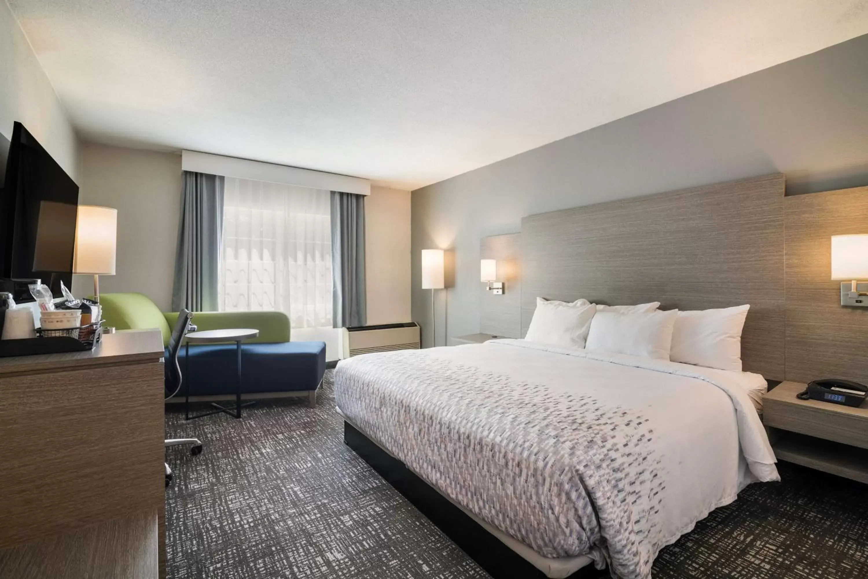 King Room with Mobility Accessible Tub in Best Western Plymouth Inn-White Mountains King Room with Mobility Accessible Tub in Best Western Plymouth Inn-White Mountains