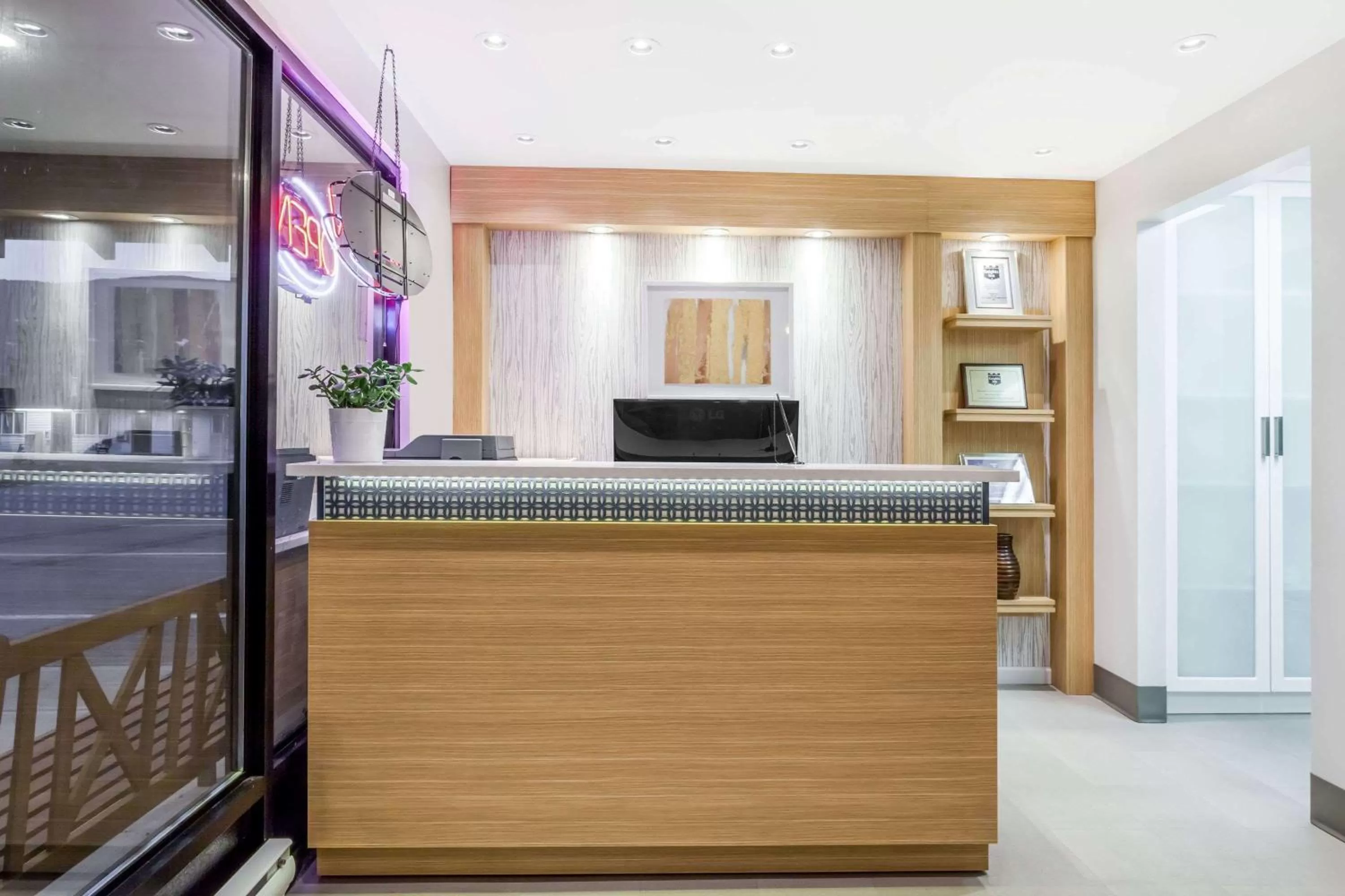 Lobby or reception, Lobby/Reception in Knights Inn Merritt