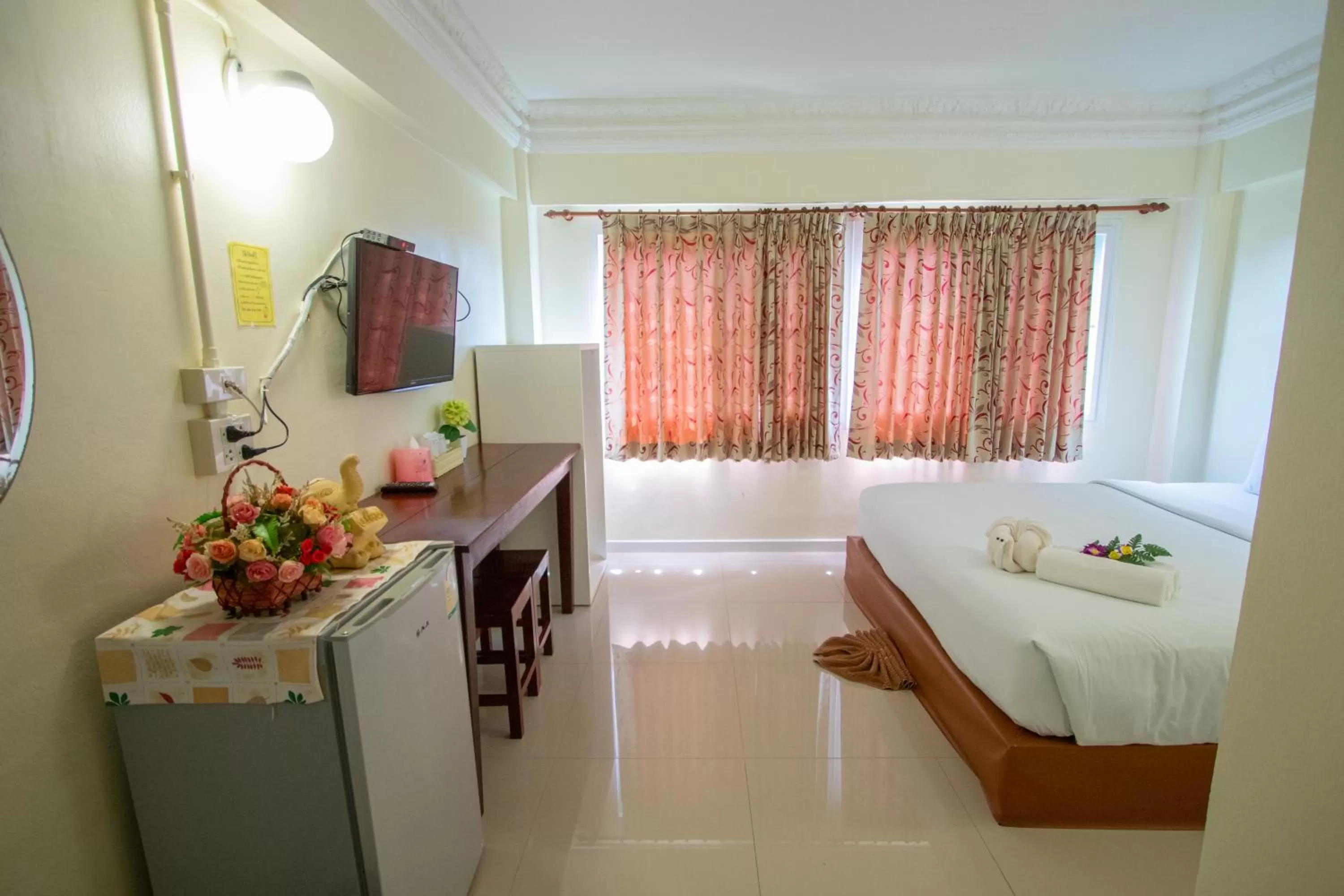 Photo of the whole room, Kitchen/Kitchenette in Anchalee Resort