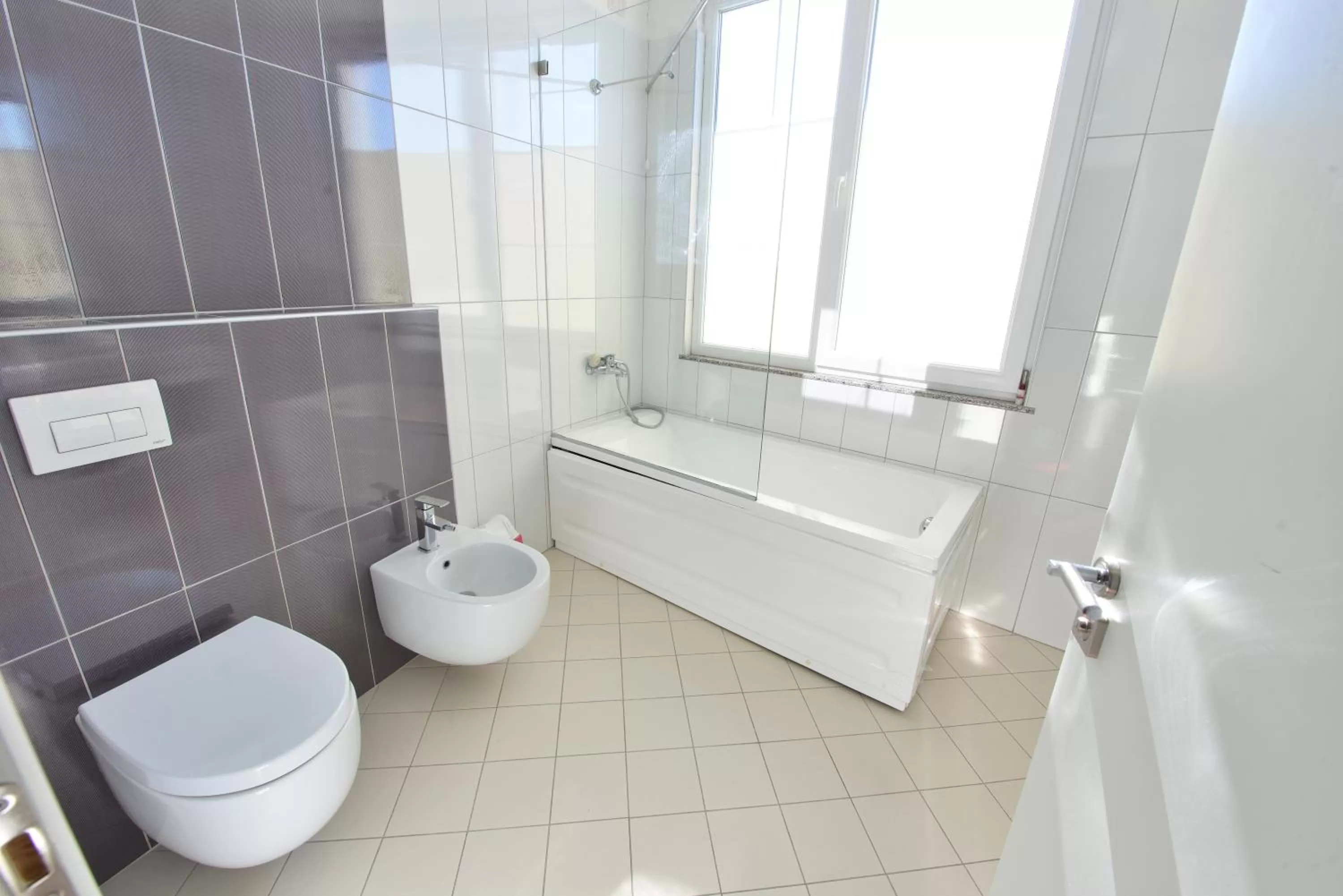 Shower, Bathroom in Jolly Hotel