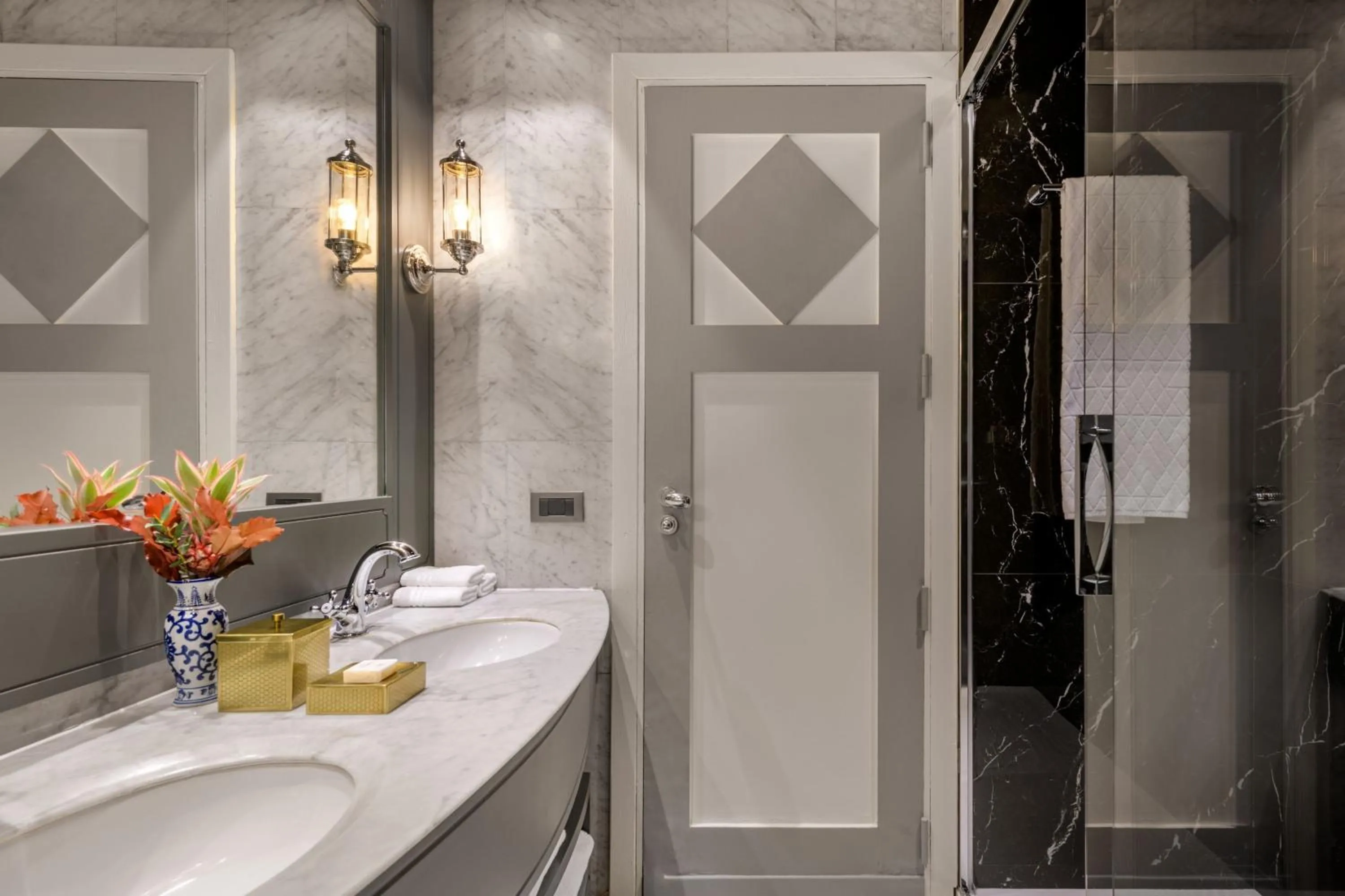Bathroom in Santo Mauro, a Luxury Collection Hotel, Madrid