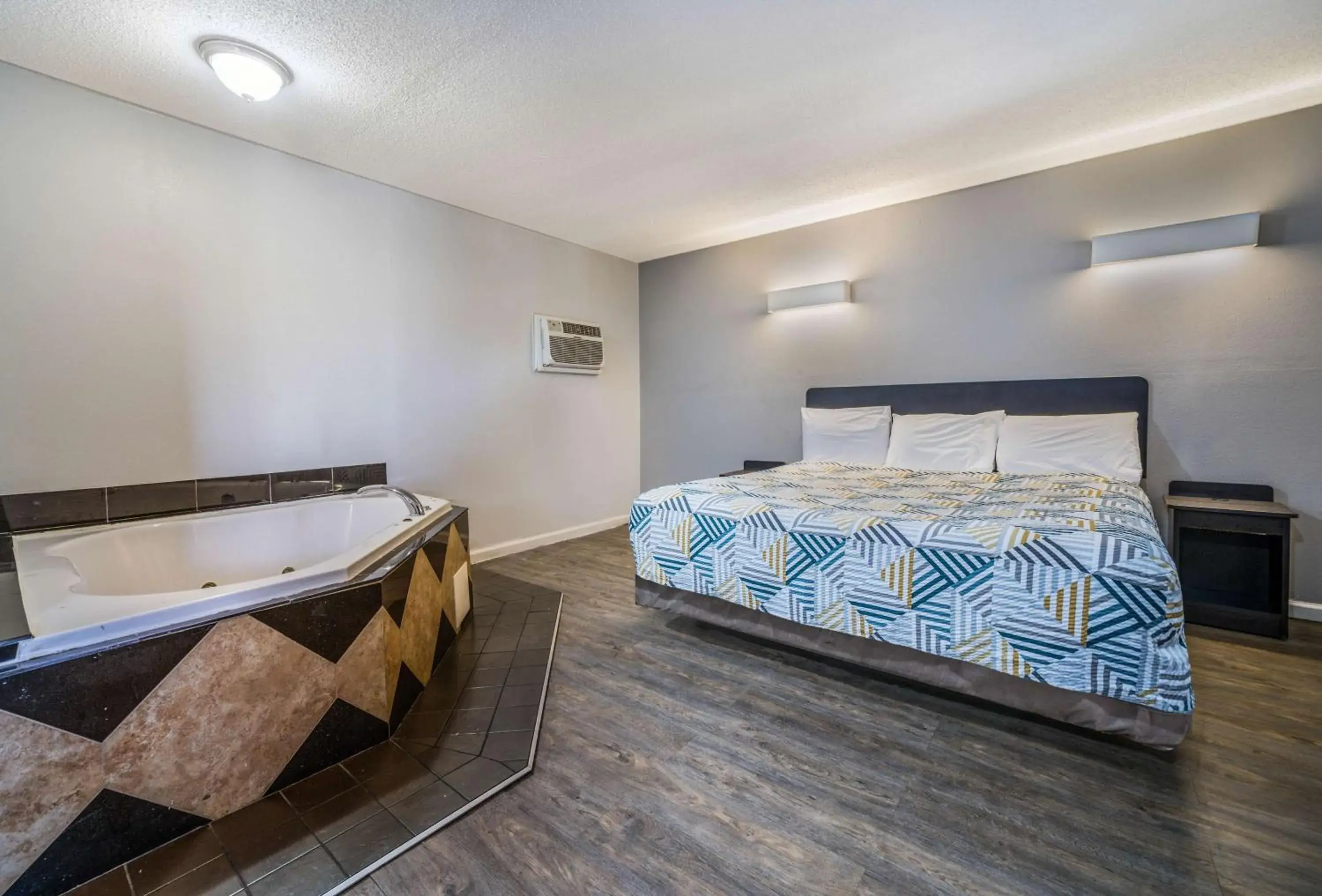 King Room - Non-Smoking in Motel 6-Toms River, NJ King Room - Non-Smoking in Motel 6-Toms River, NJ