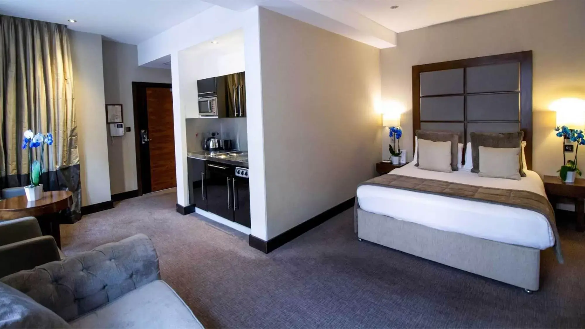 One-Bedroom Apartment in Wellington Hotel by Blue Orchid One-Bedroom Apartment in Wellington Hotel by Blue Orchid