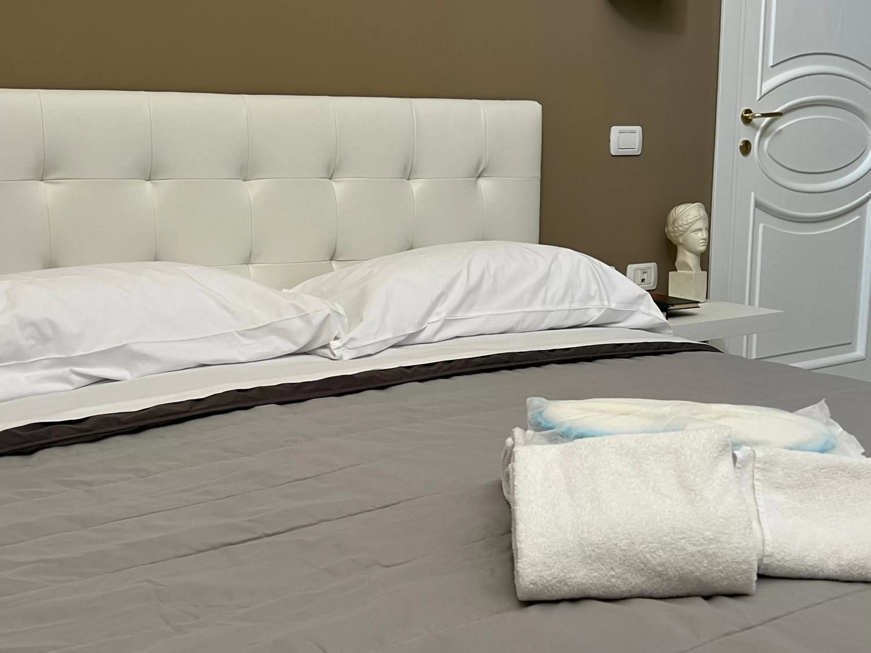 Bed in Pompei via Roma Suite