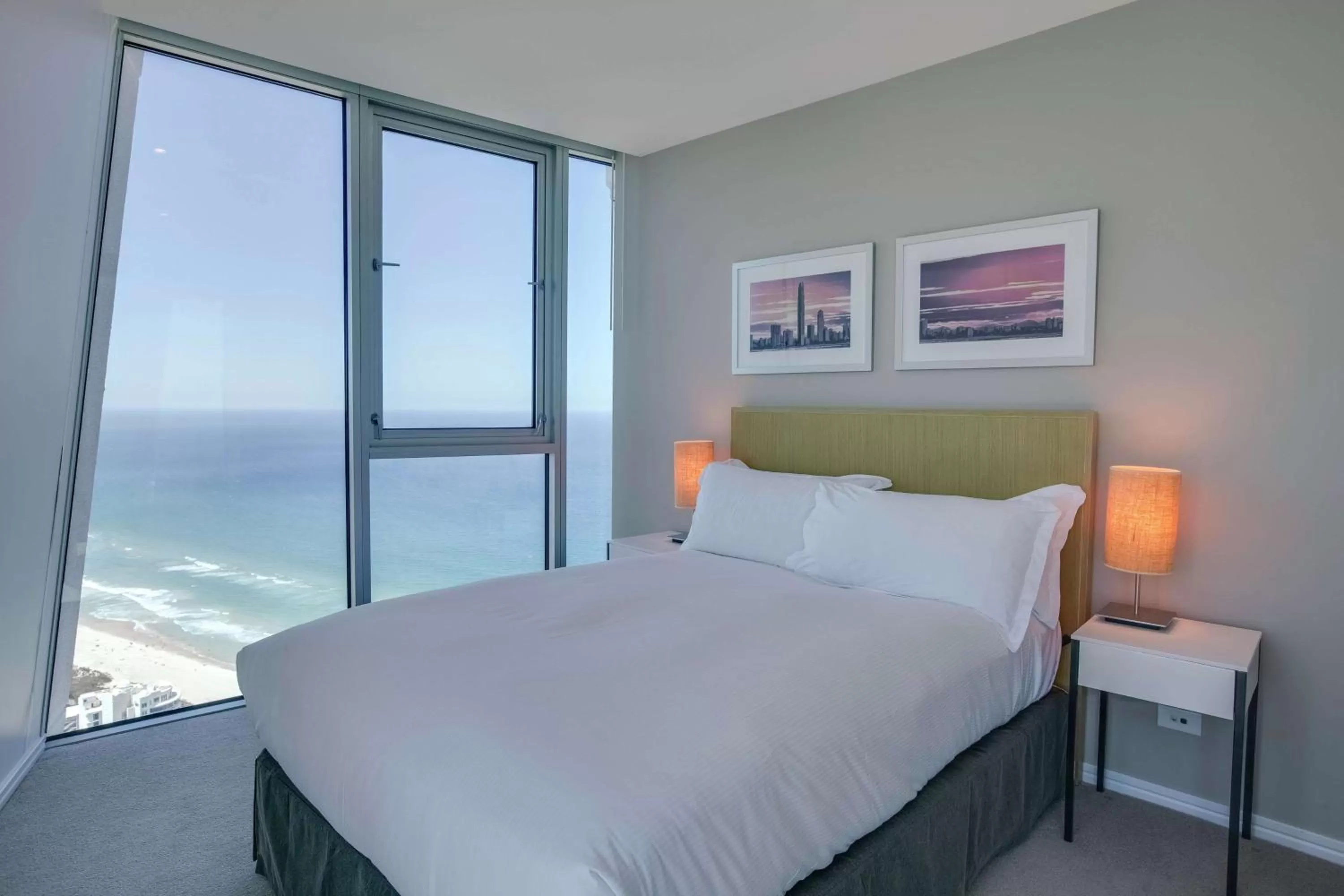 Bed in Hilton Surfers Paradise Hotel & Residences