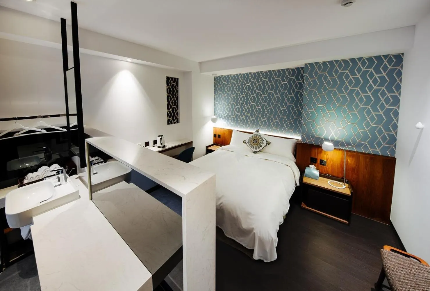 Photo of the whole room, Bed in CHECK inn Taichung Zhongshan