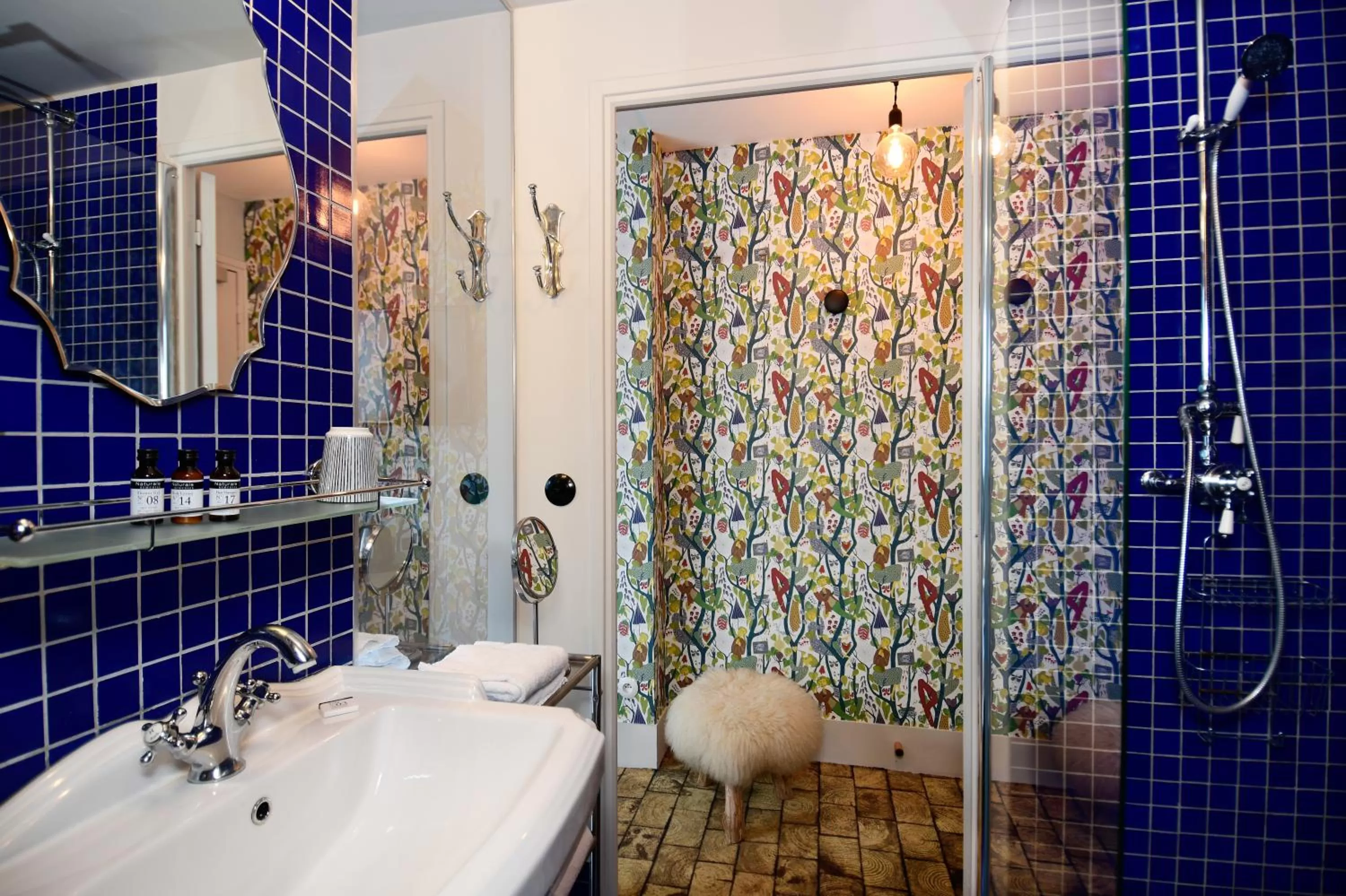 Shower in Hotel Les Pilotes