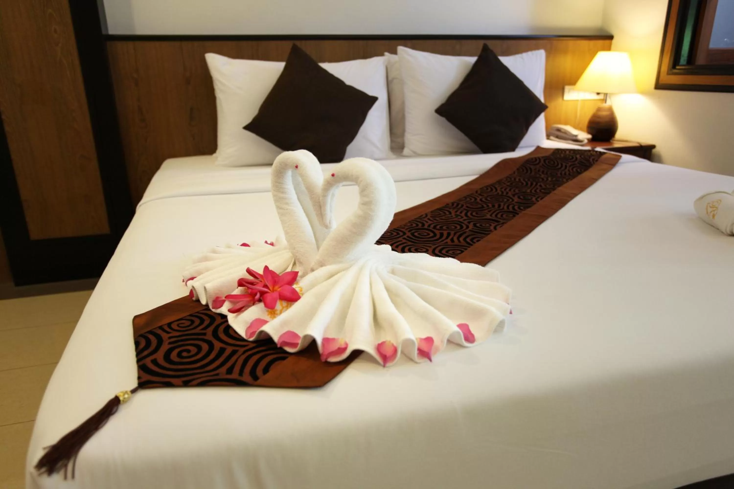 Photo of the whole room, Bed in Rapeepan Ville Hotel