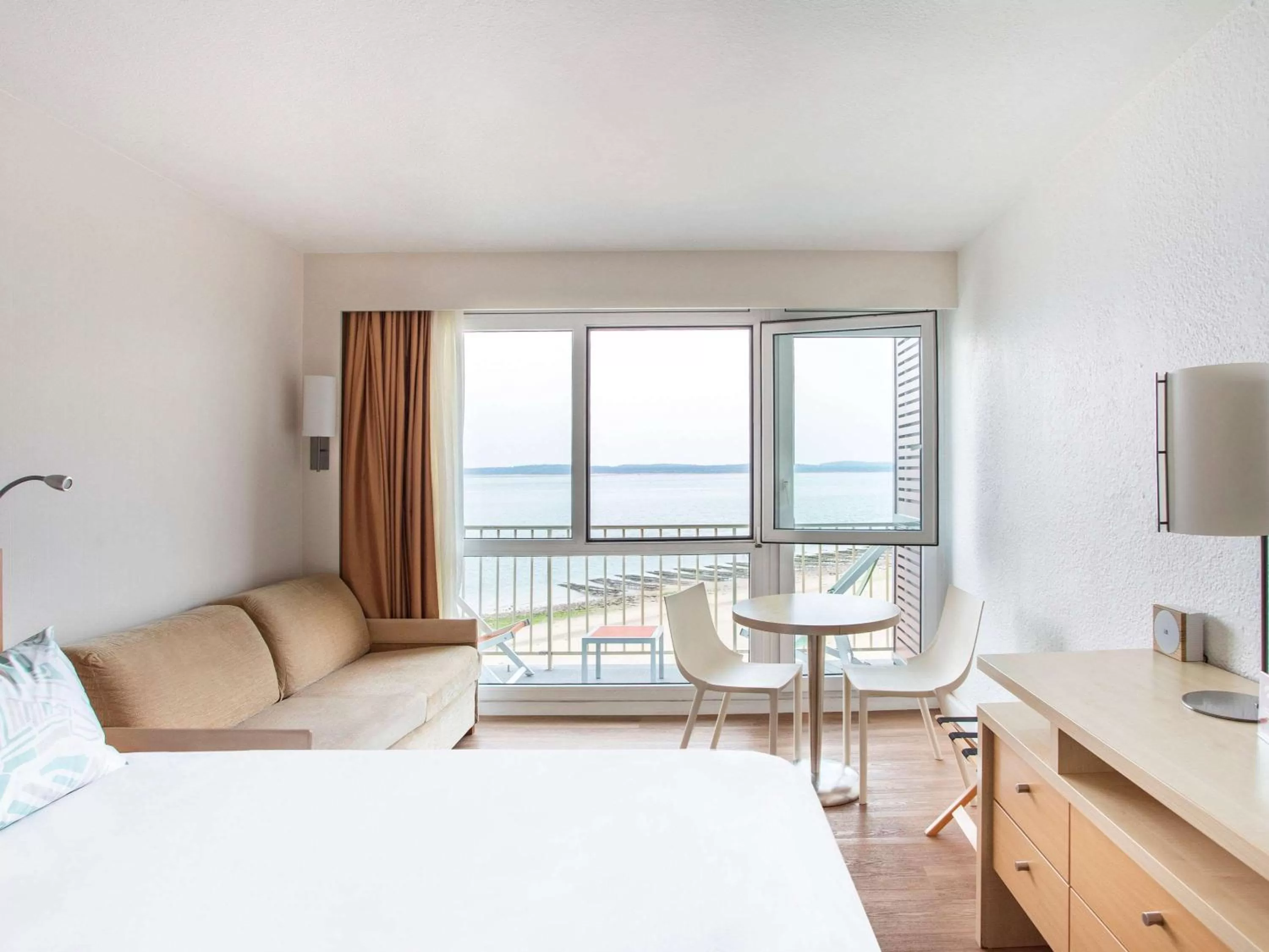 Photo of the whole room, Sea View in Novotel Thalassa Ile d'Oléron