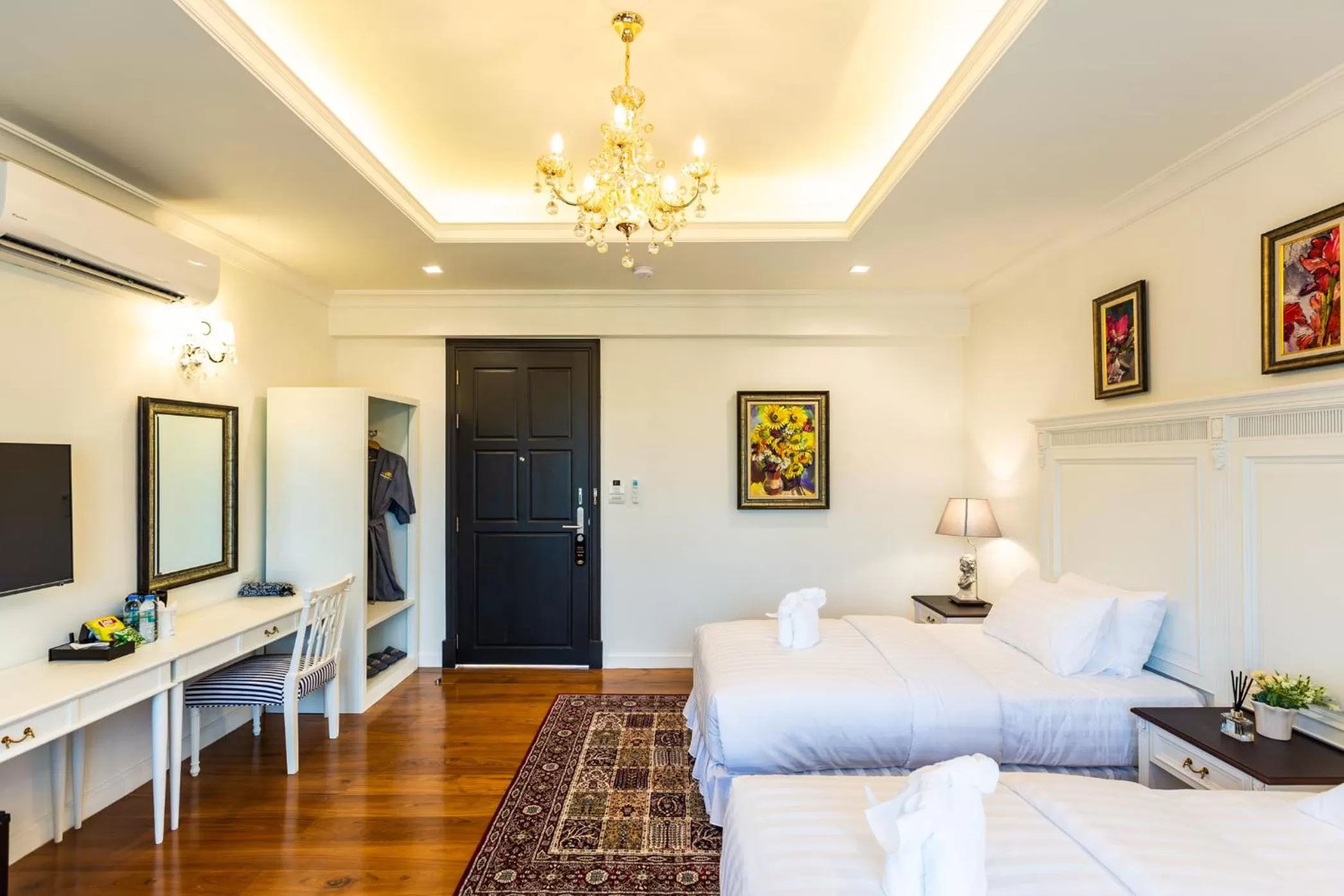 Photo of the whole room, Bed in Merchant Villa- SHA Extra Plus