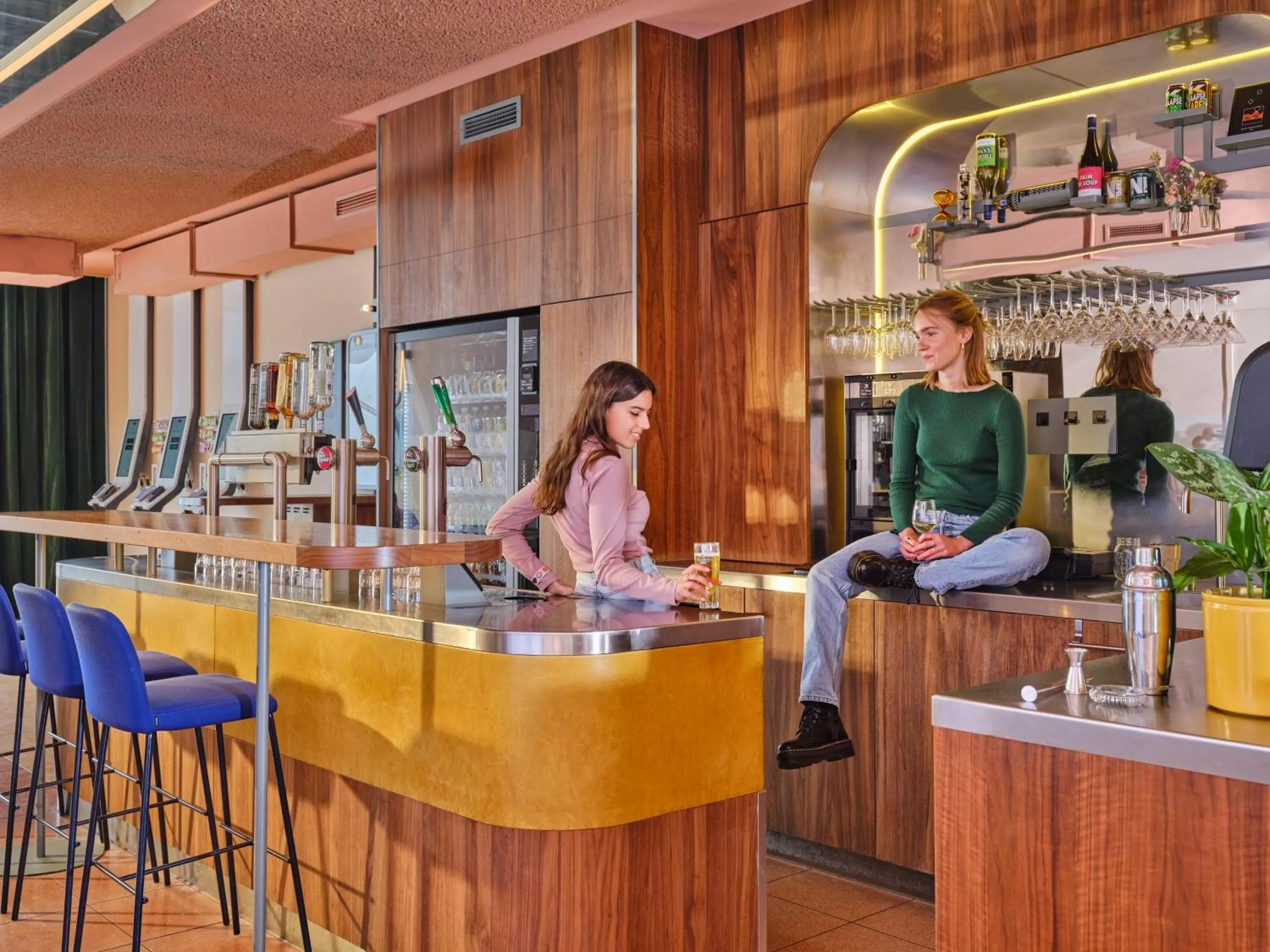 Lounge or bar in CityHub Rotterdam