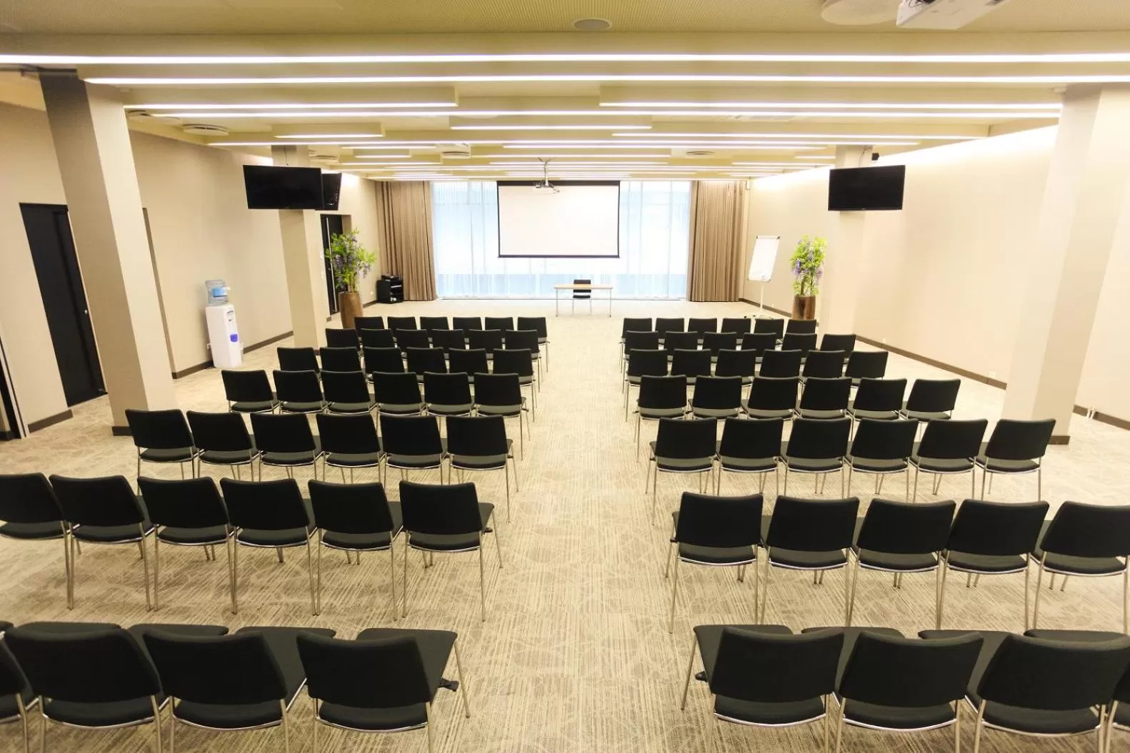 Business facilities in Aqva Hotel & Spa