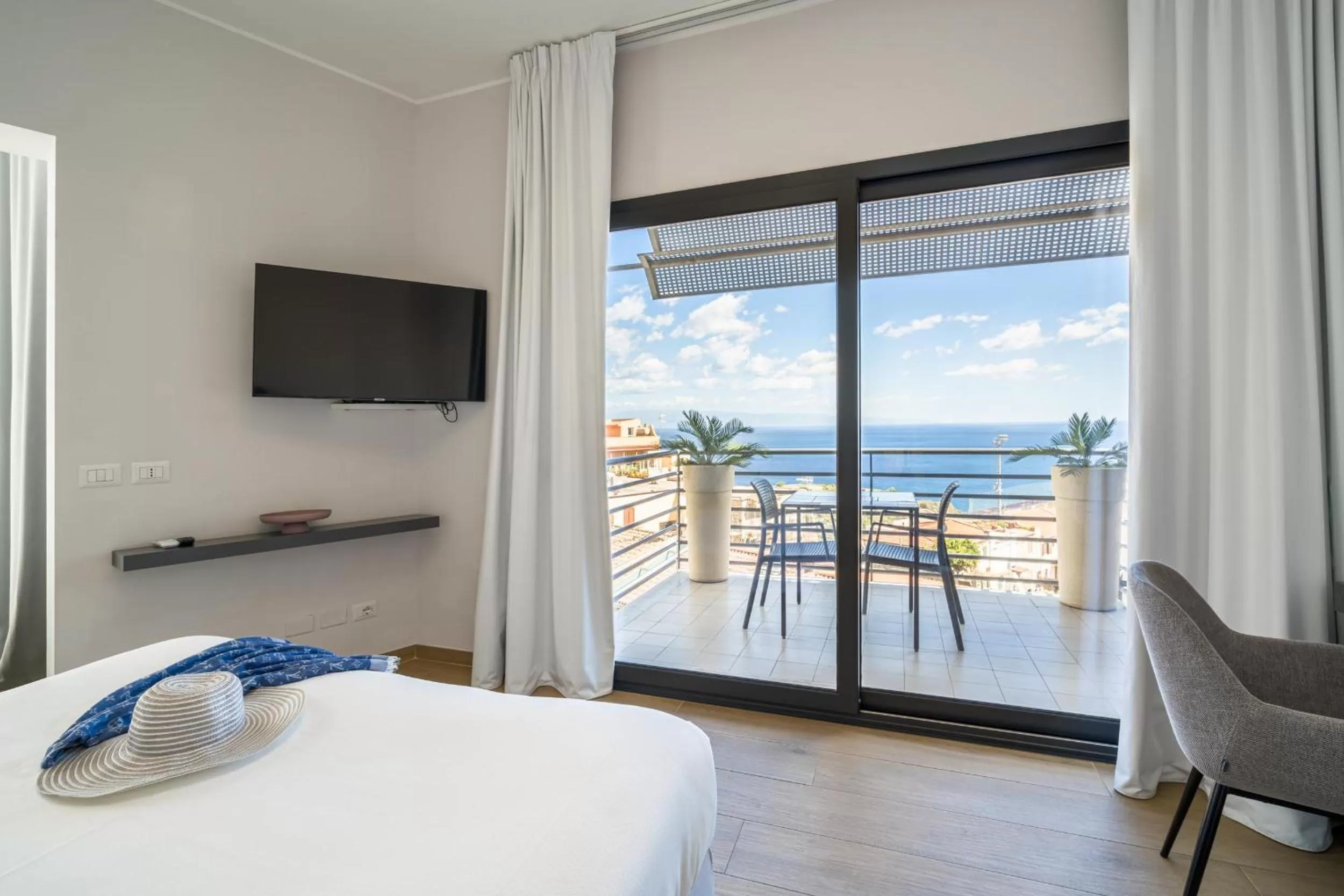 Bed in Taormina Palace Hotel