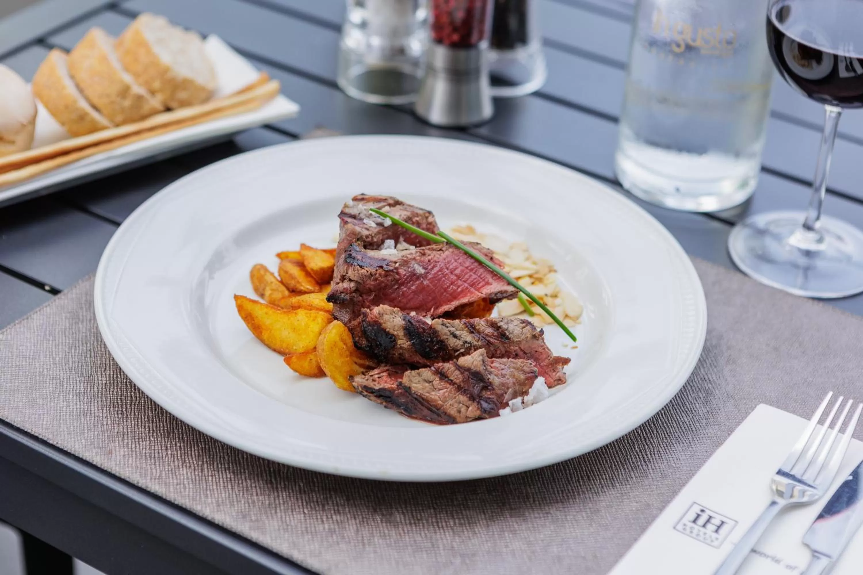 Lunch in iH Hotels Milano Lorenteggio