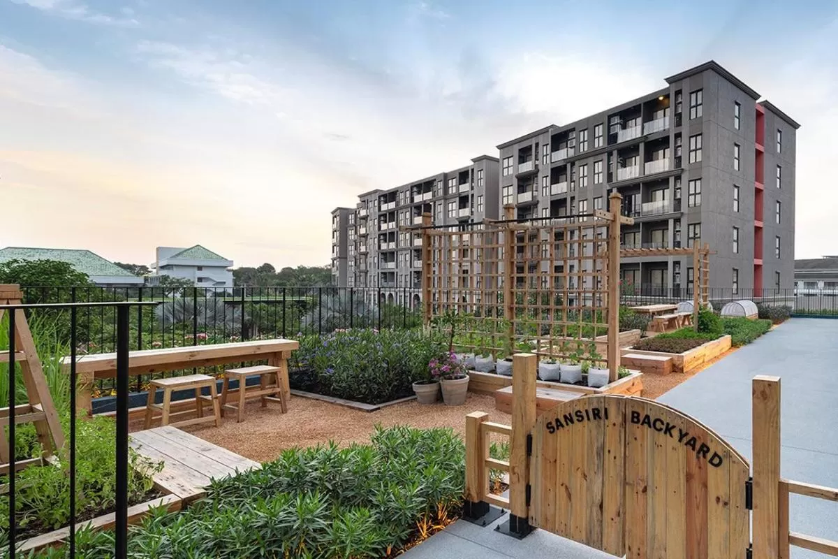 Garden in Huahin mountain view room near the beach