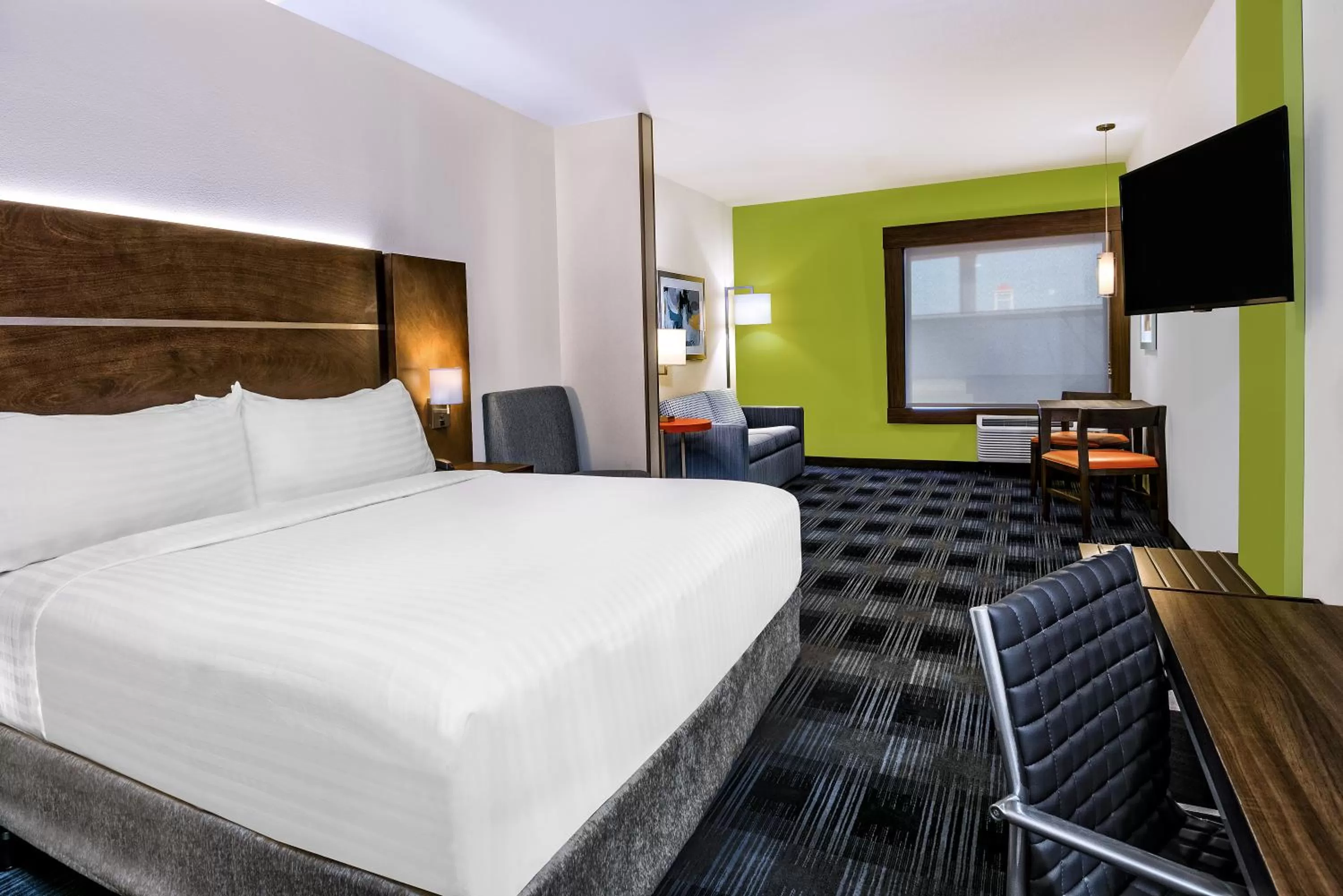 Photo of the whole room, Bed in Holiday Inn Express & Suites Austin - Round Rock Area by IHG