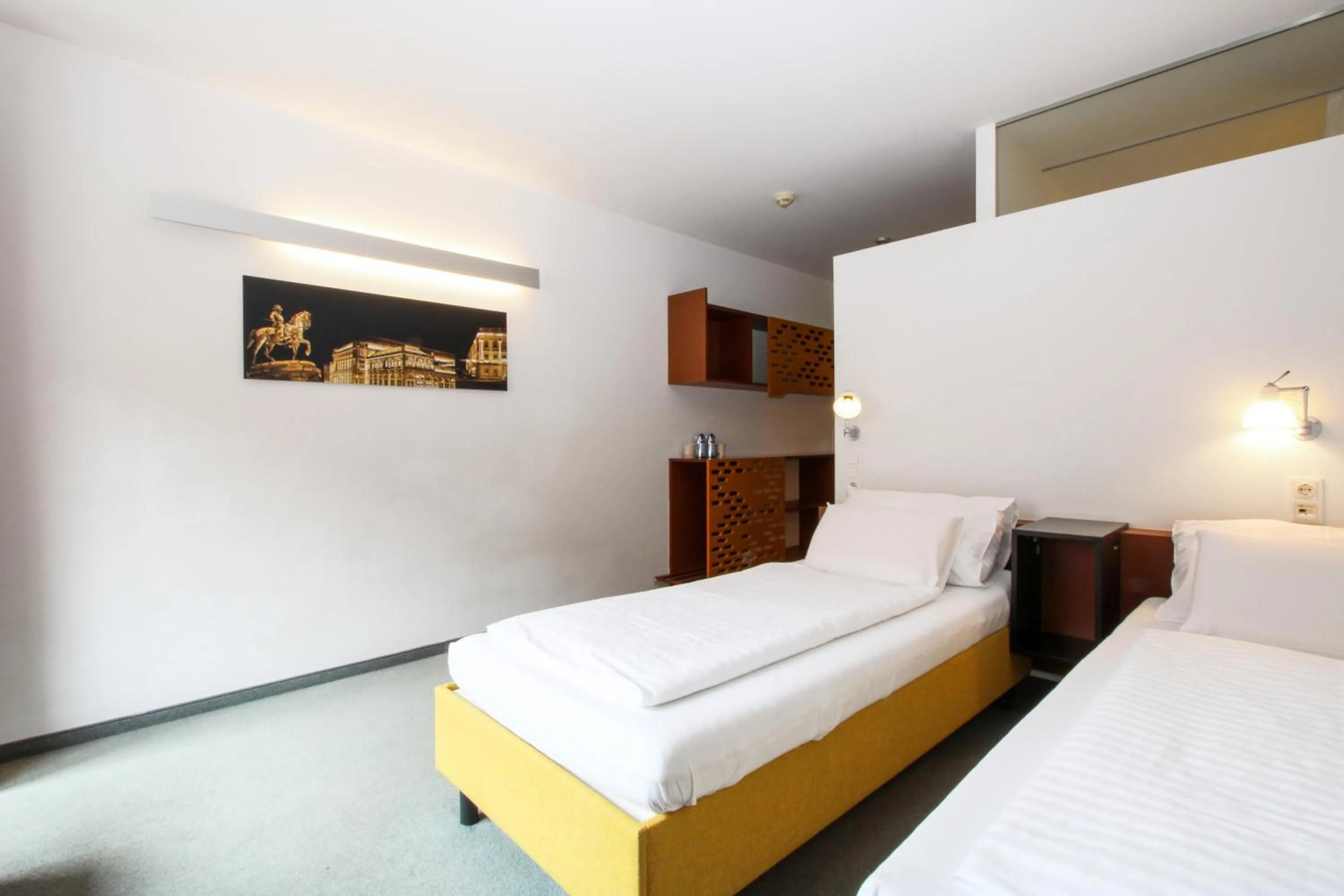 Bed in Kyriad Vienna Altmannsdorf