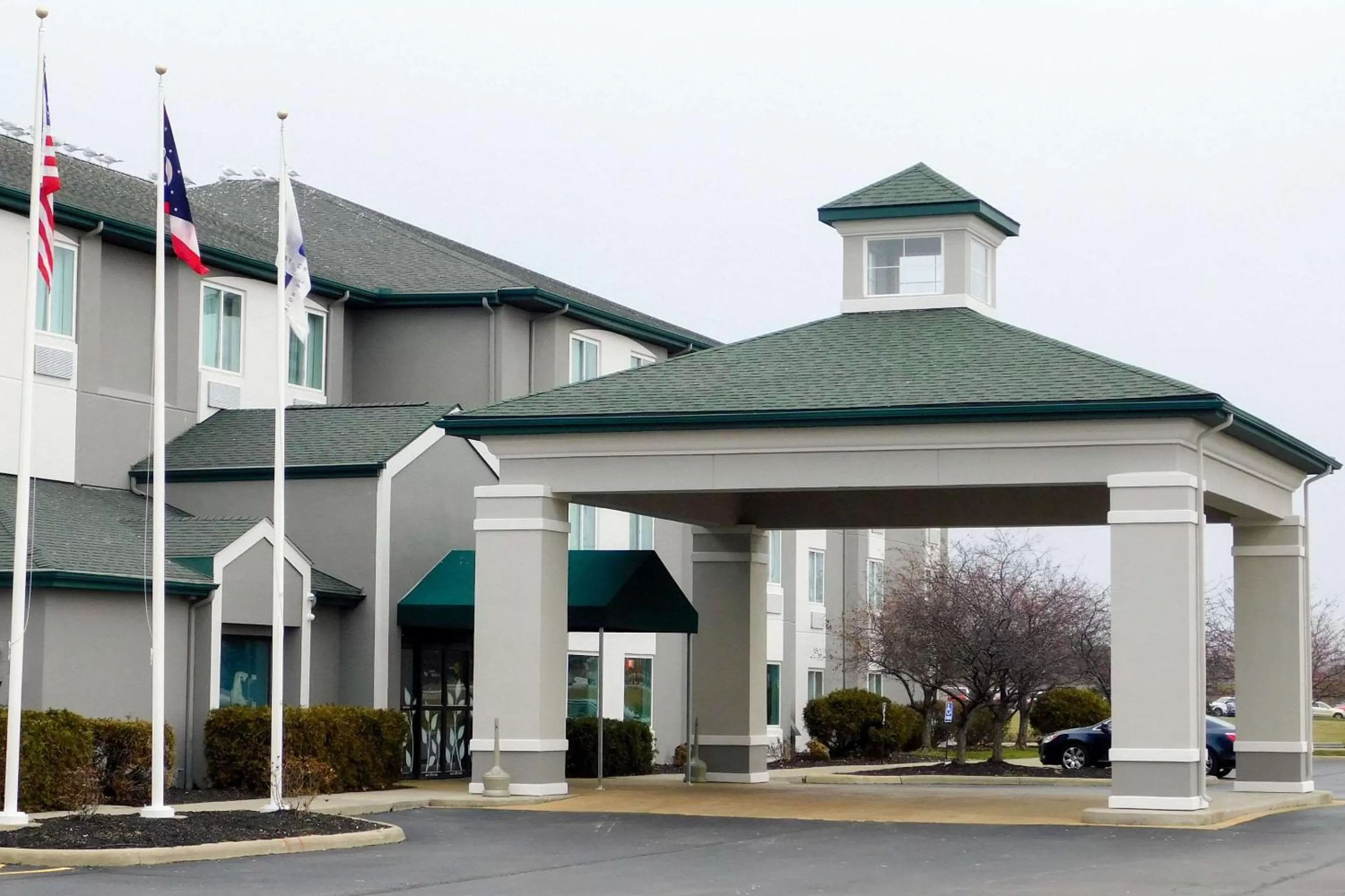 Property building in Sleep Inn & Suites Oregon - Toledo