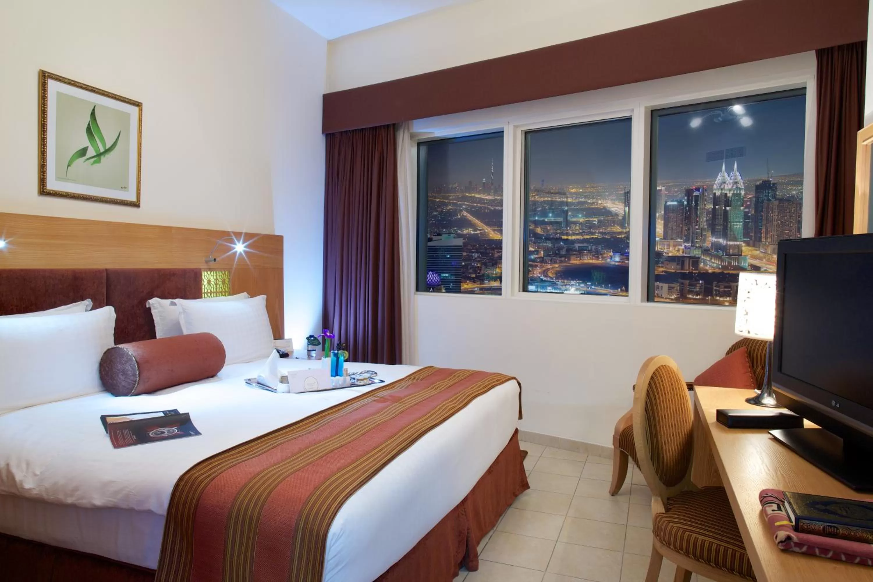 Photo of the whole room, Bed in Tamani Marina Hotel & Apartments