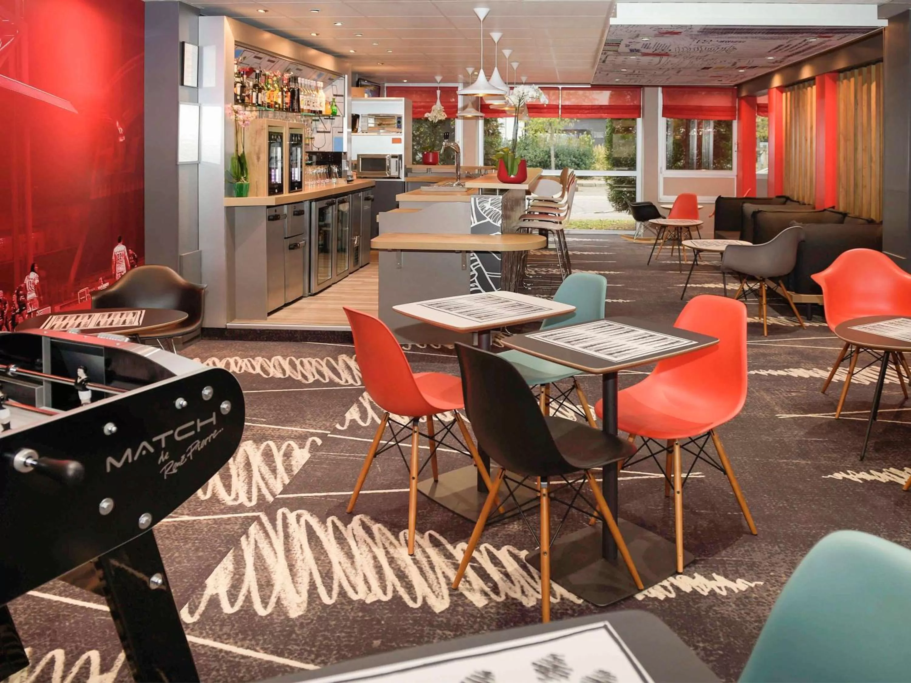 Lounge or bar in ibis Lyon Gerland Merieux