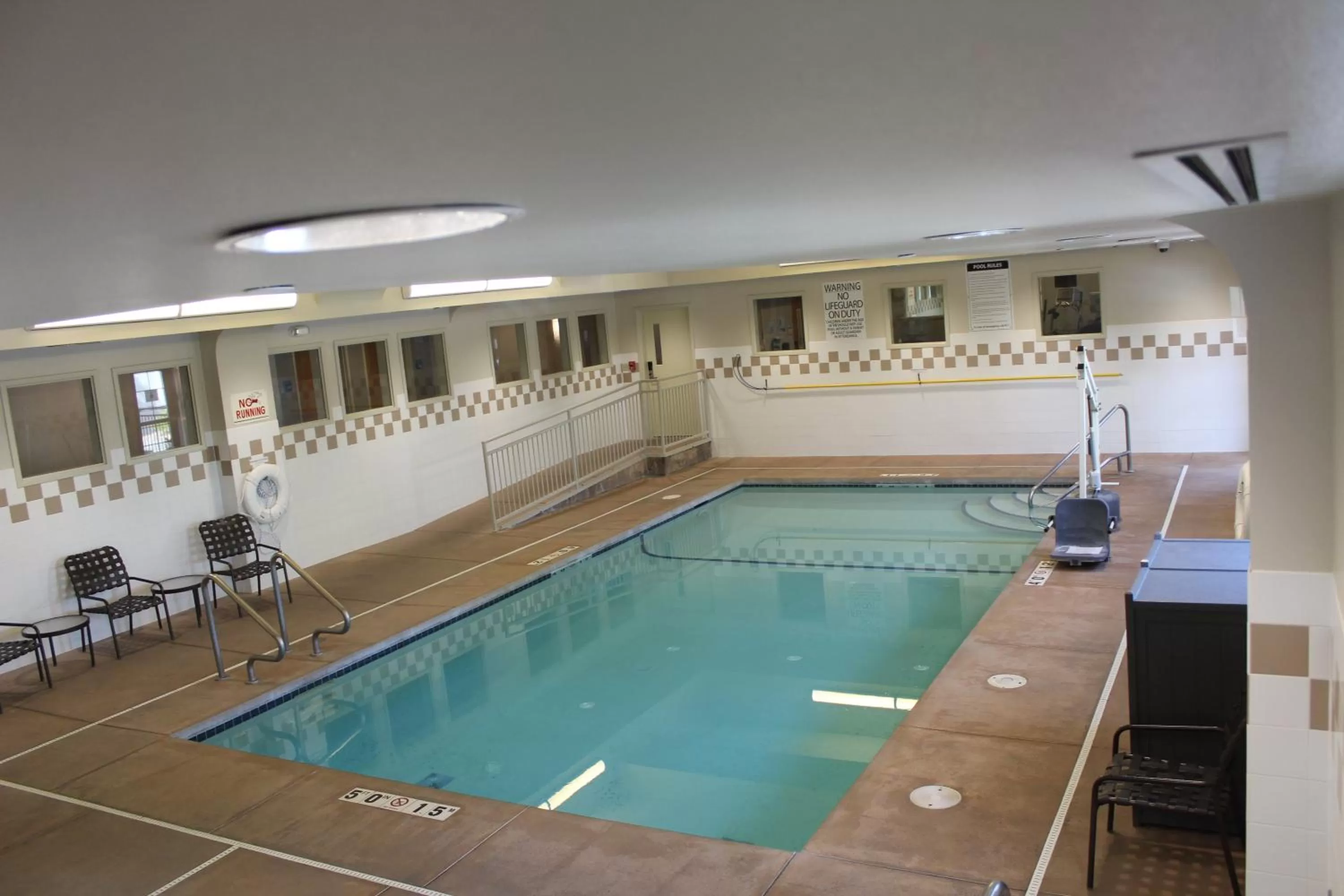 Swimming pool in Holiday Inn Express & Suites Cheney by IHG