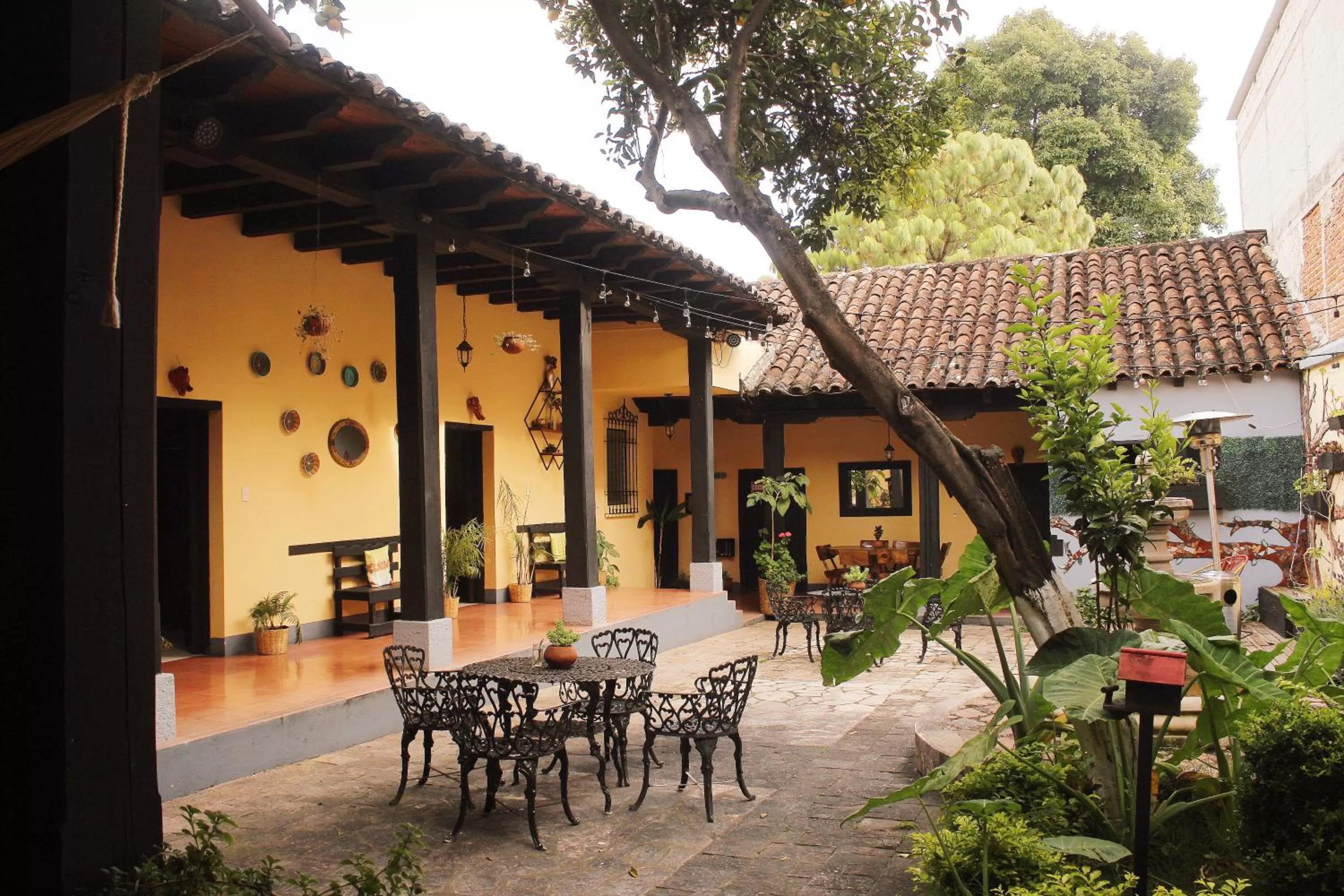 Property building in El Naranjo Hotel Finca Urbana
