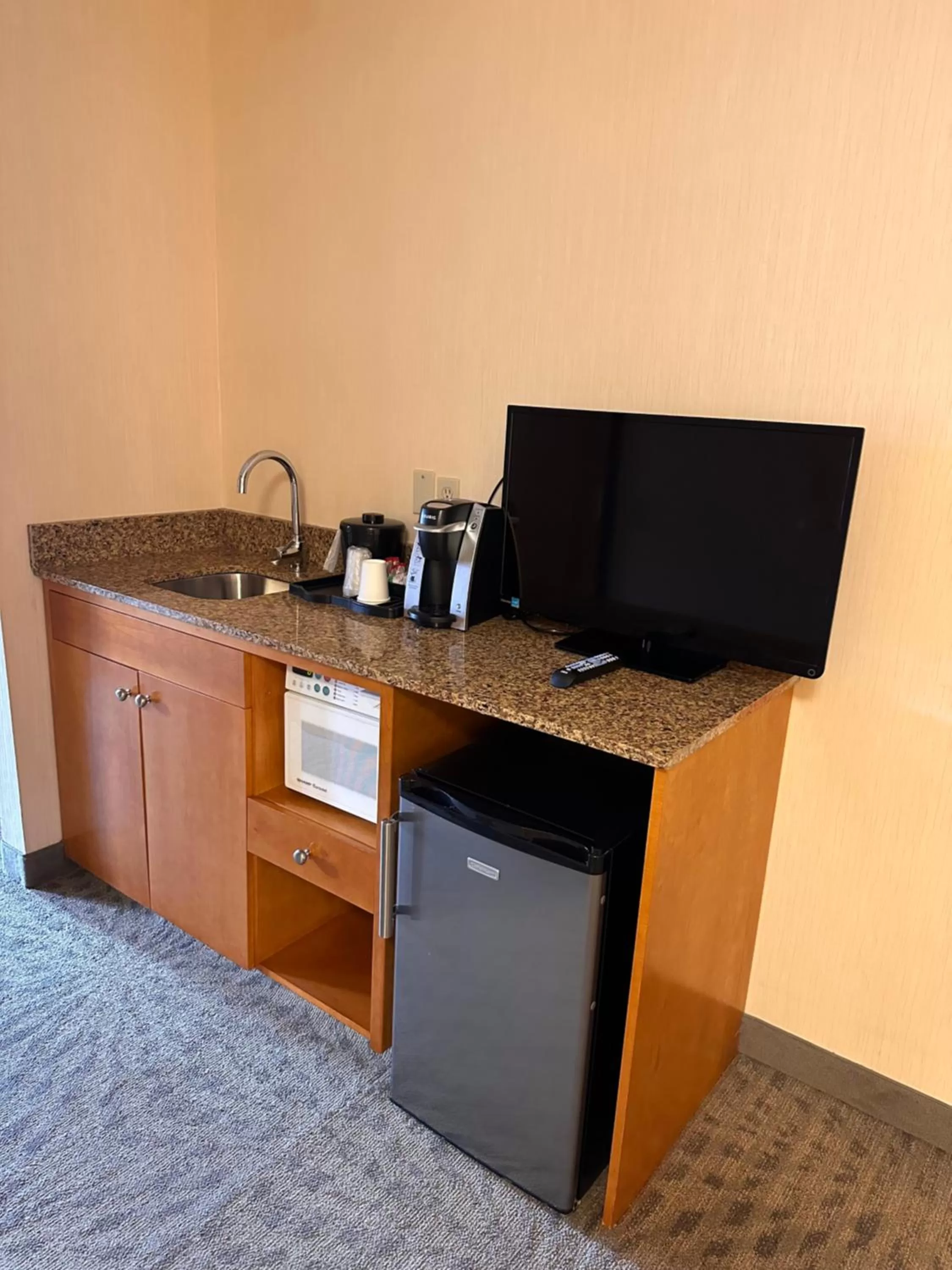Kitchen or kitchenette in Chateau Canmore