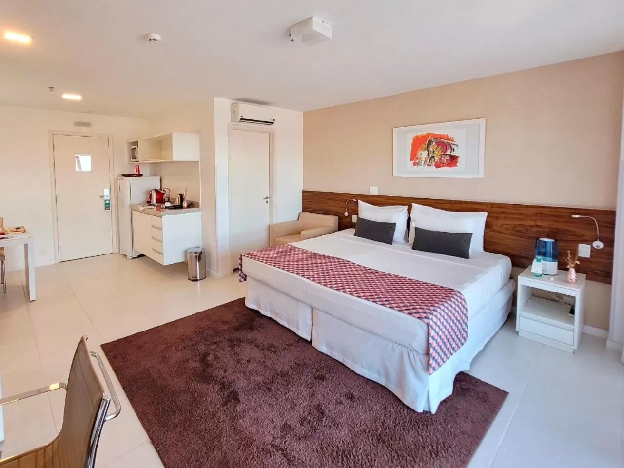 Deluxe Room (2 Adults + 1 Child) in Hplus Vision Executive