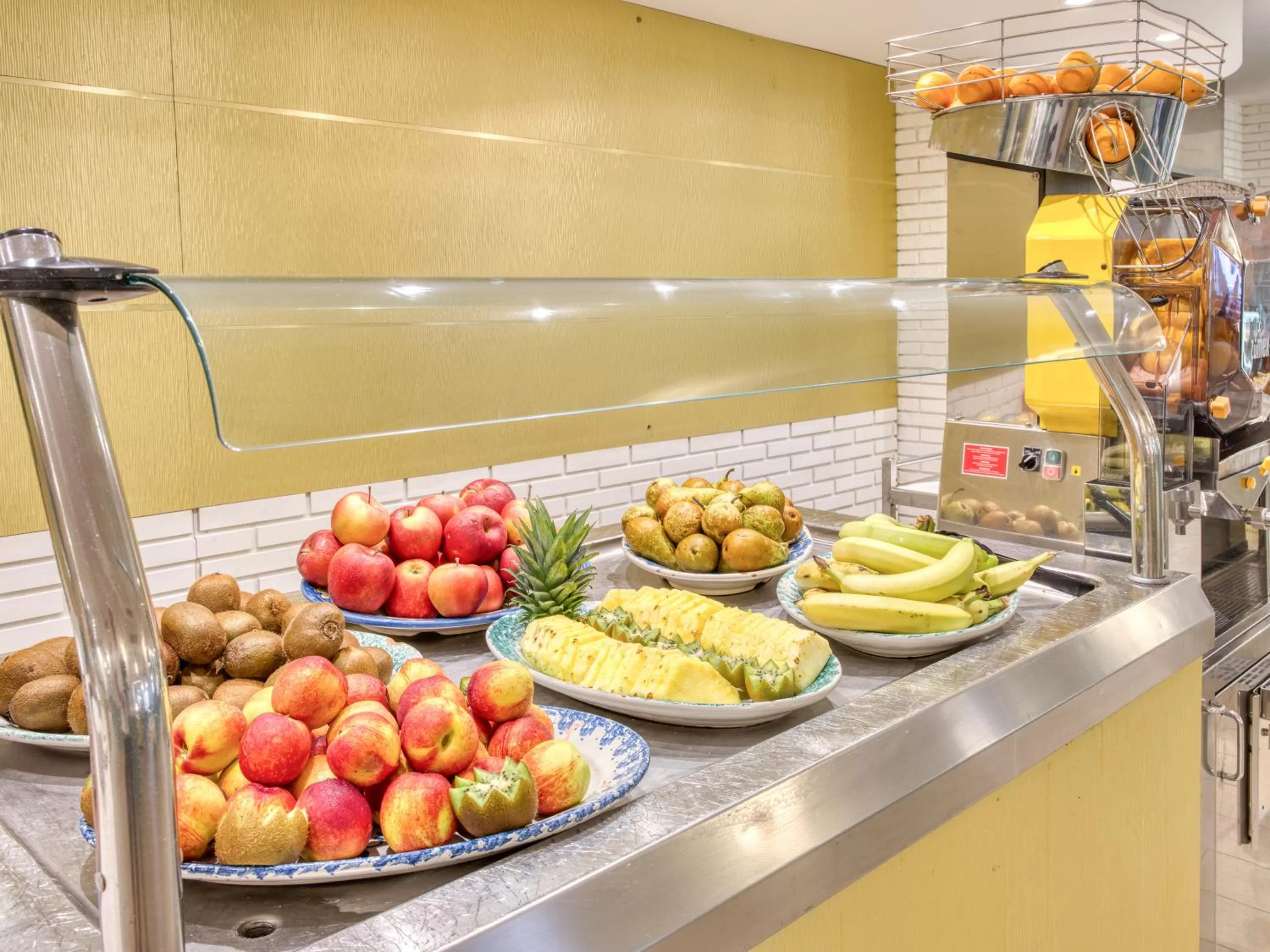 Breakfast in Hotel Antares