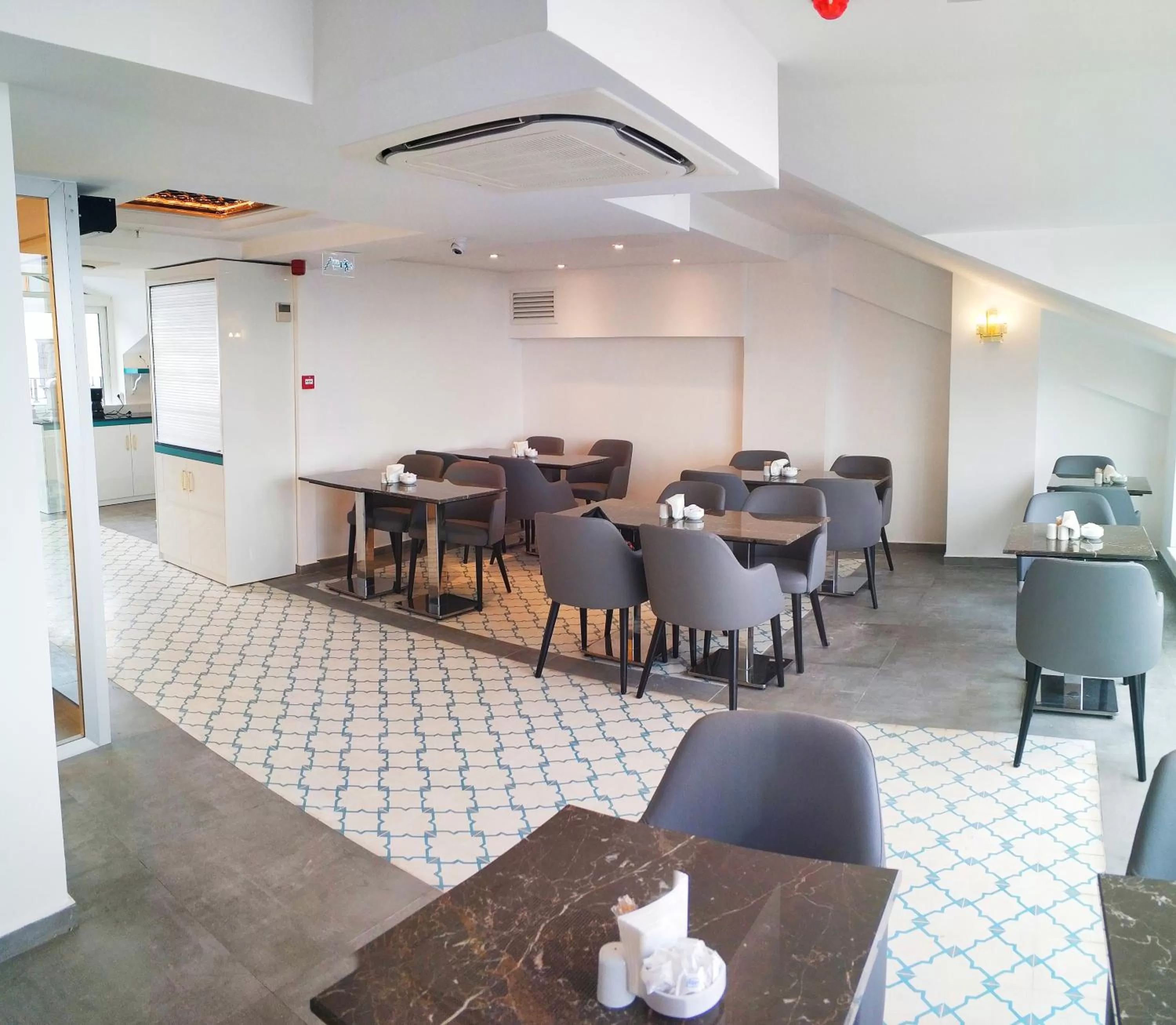 Restaurant/Places to Eat in Ligos