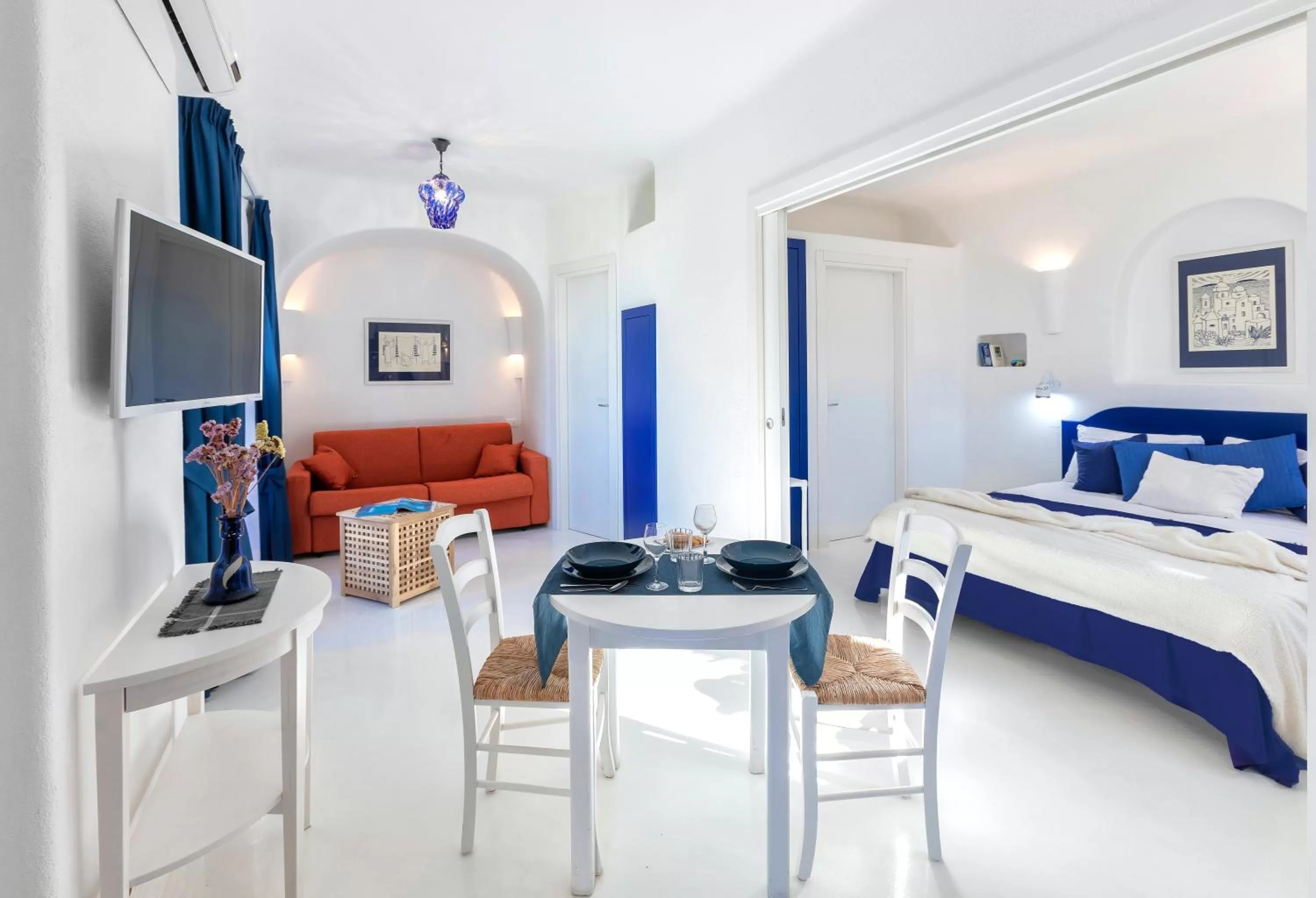 TV and multimedia, Bed in Villa Ravino Secret Retreat